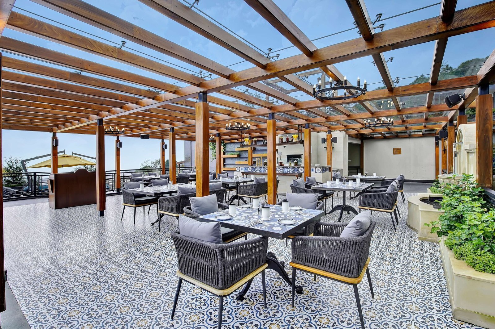 Radisson Blu Resort Dharamshala — eat & drink