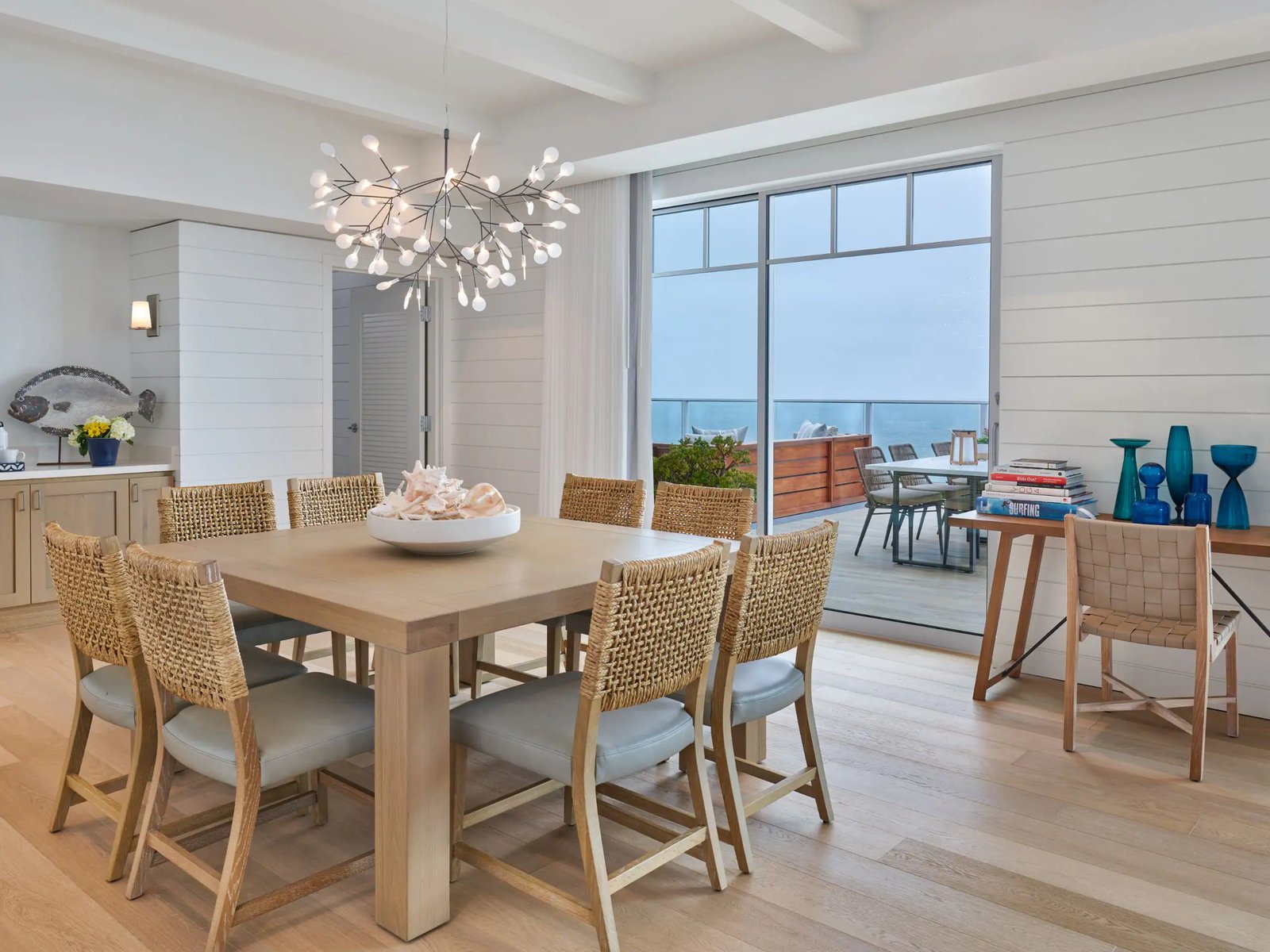 The Seabird Ocean Resort & Spa, a Destination by Hyatt Hotel, eat & drink