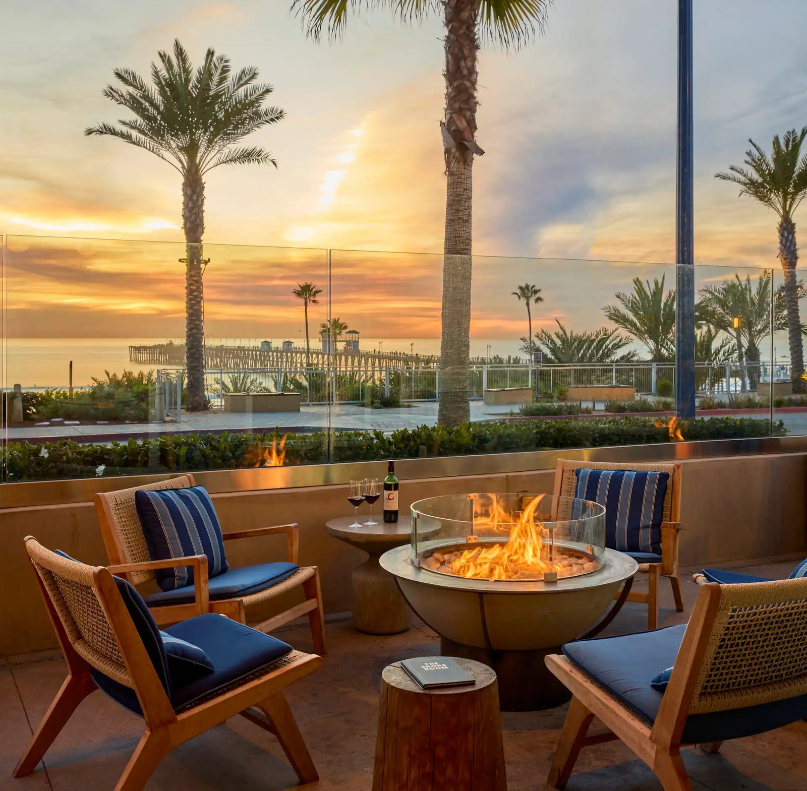 The Seabird Ocean Resort & Spa, the shore room