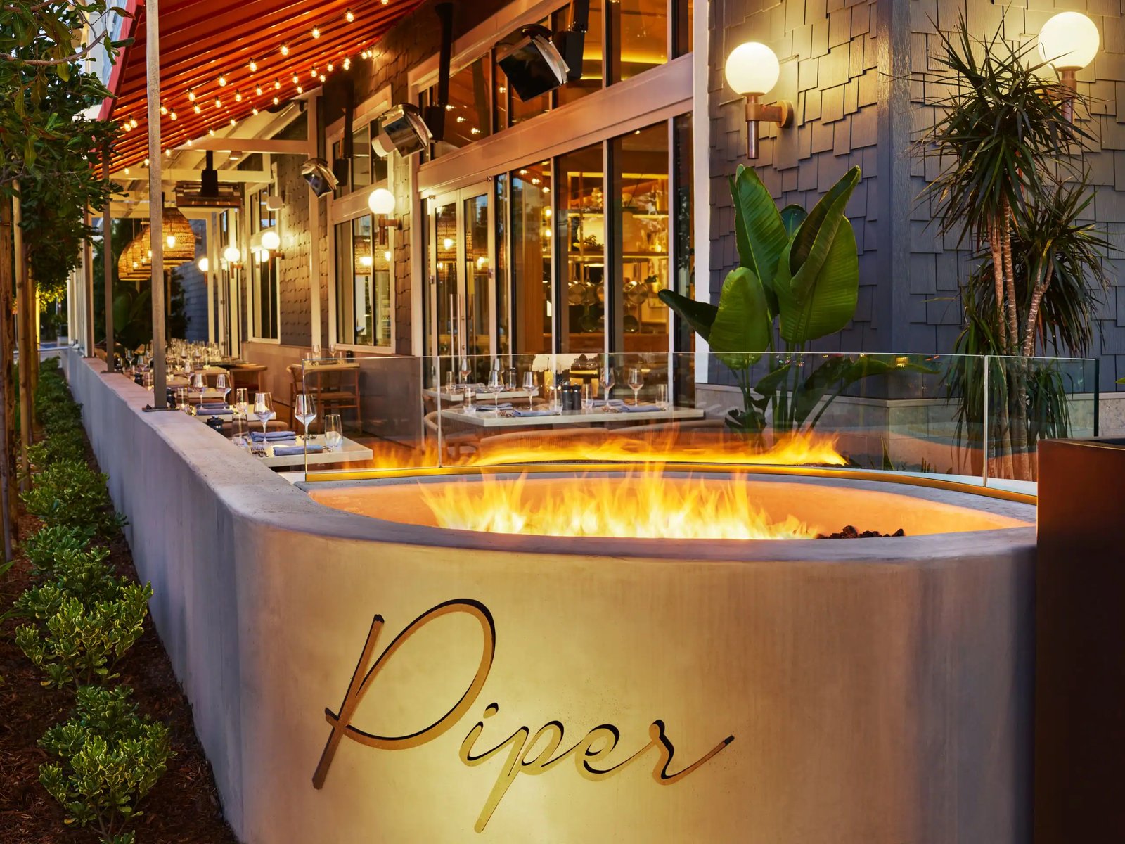 The Seabird Ocean Resort & Spa, at the table