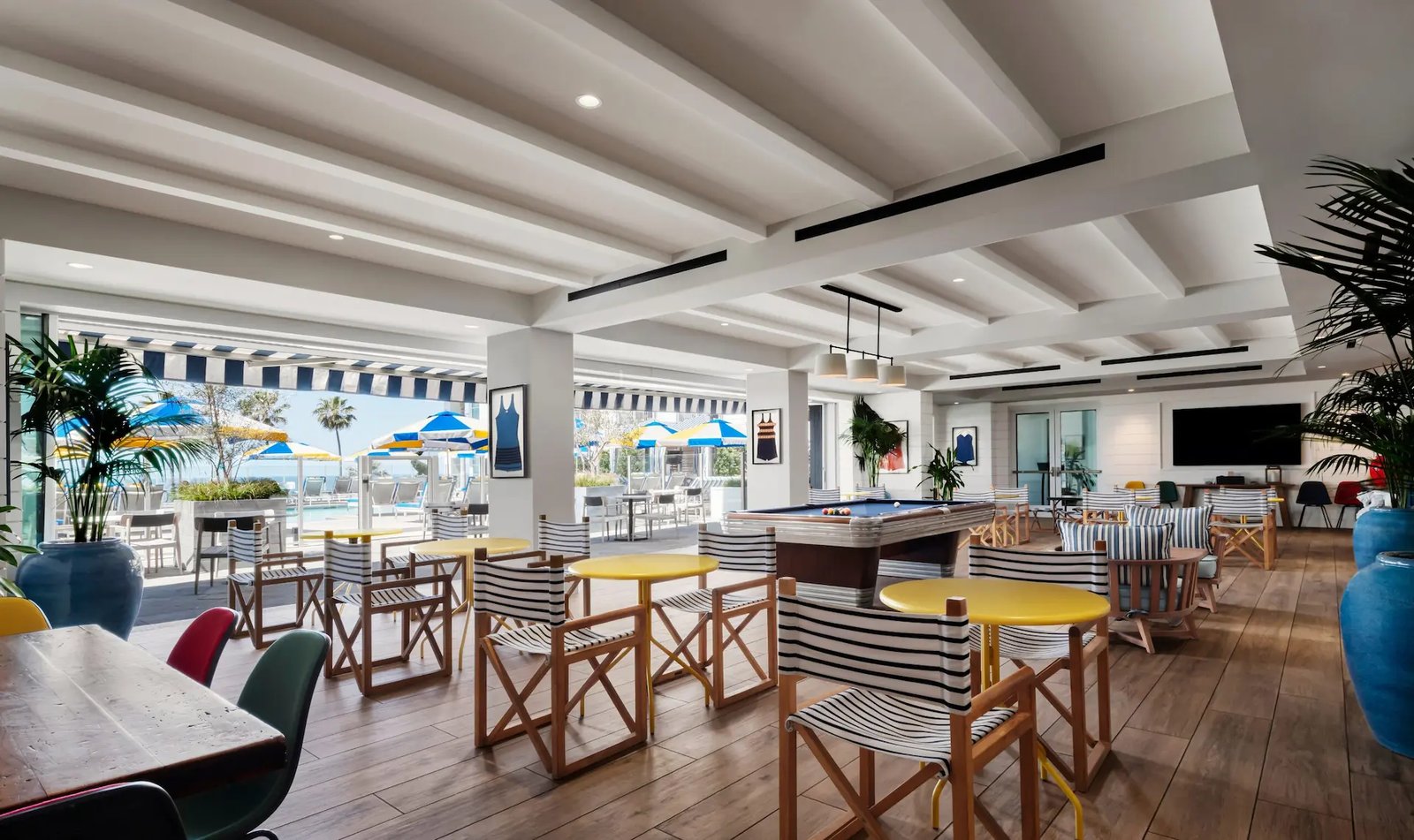 The Seabird Ocean Resort & Spa, at the table