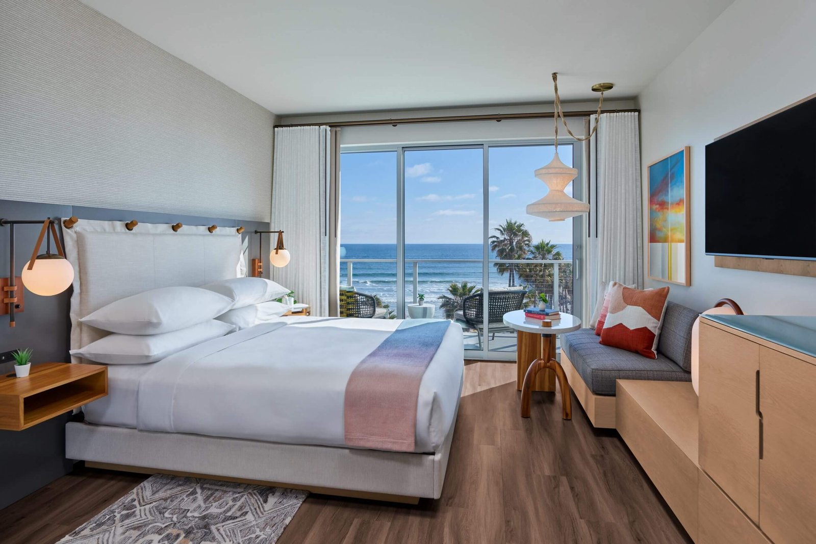 Mission Pacific Beach Resort, rooms