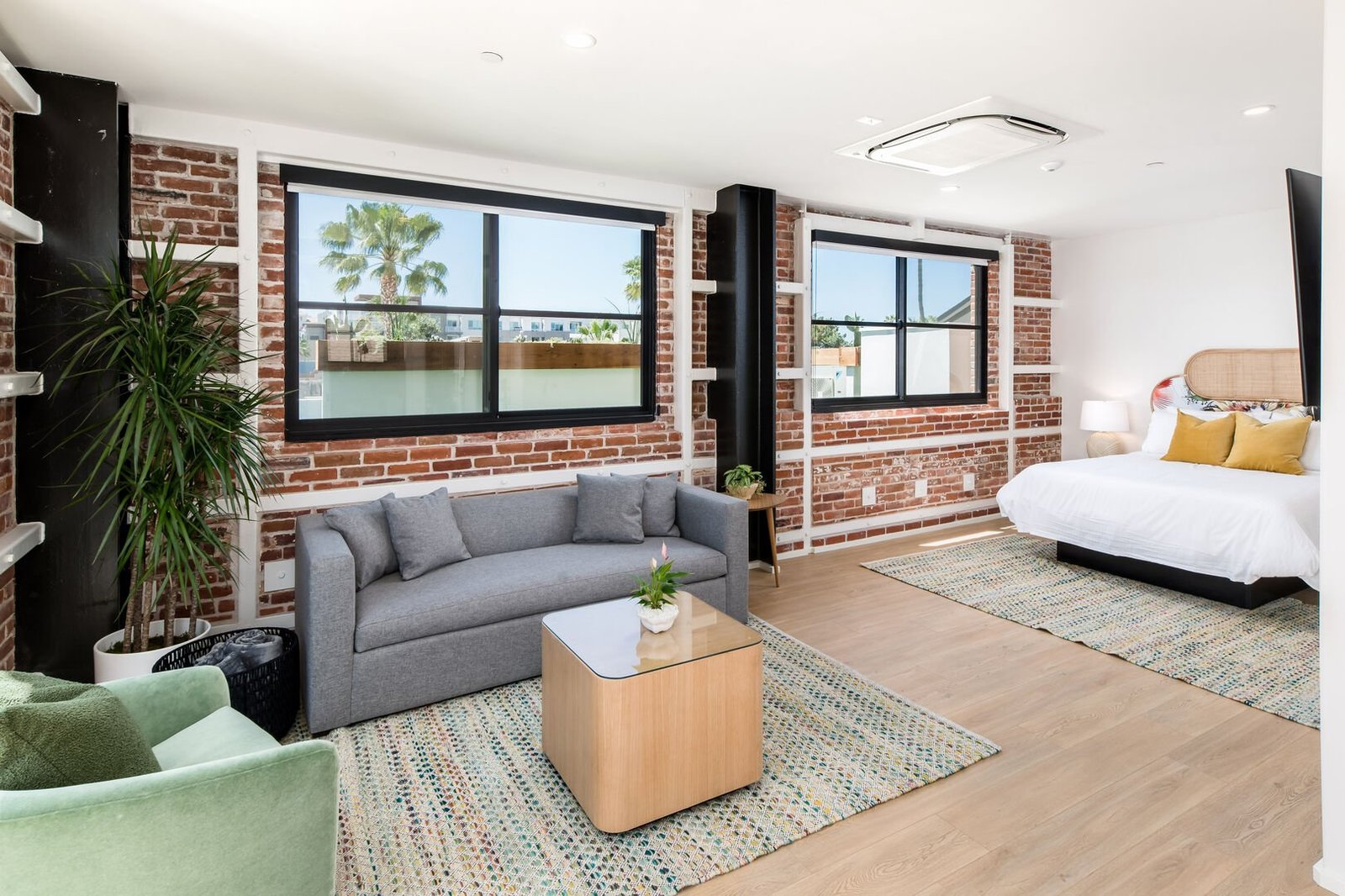 The Brick Hotel, rooms