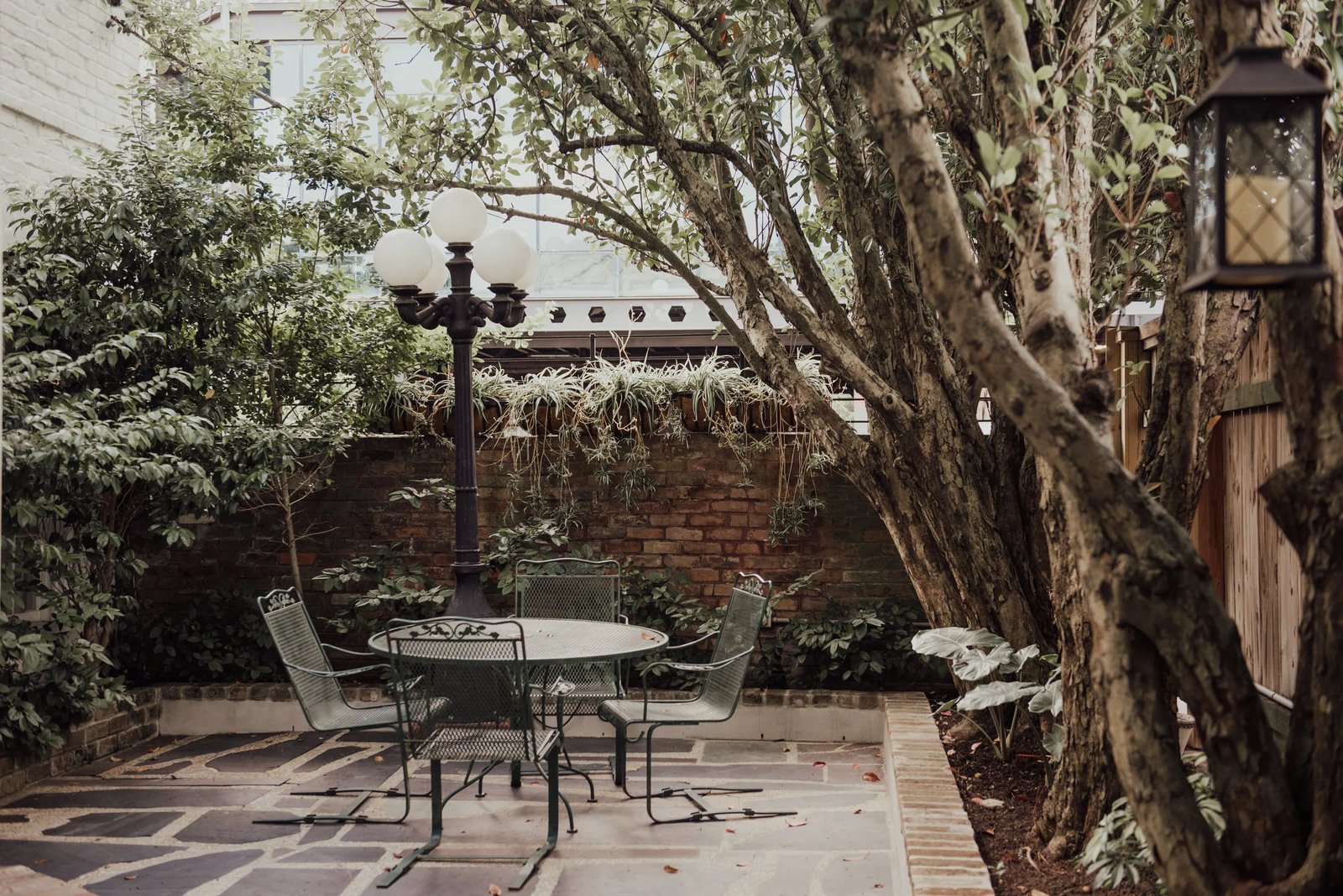 Henry Howard Hotel, vibe