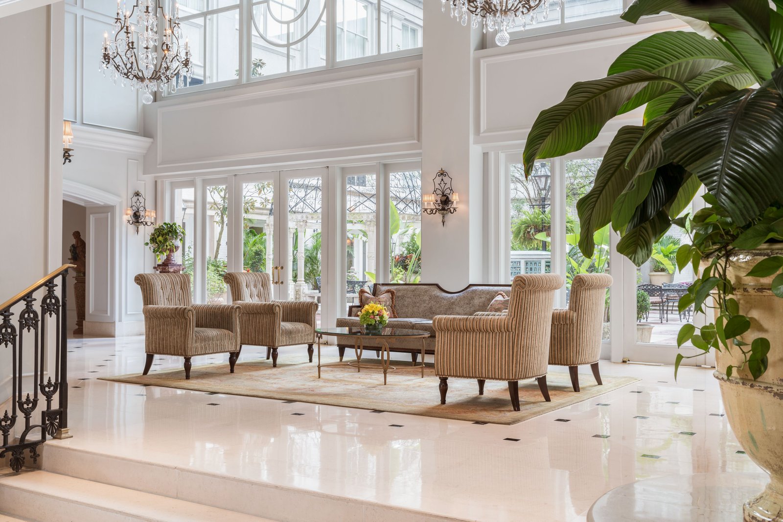 The Ritz-Carlton, New Orleans, vibe