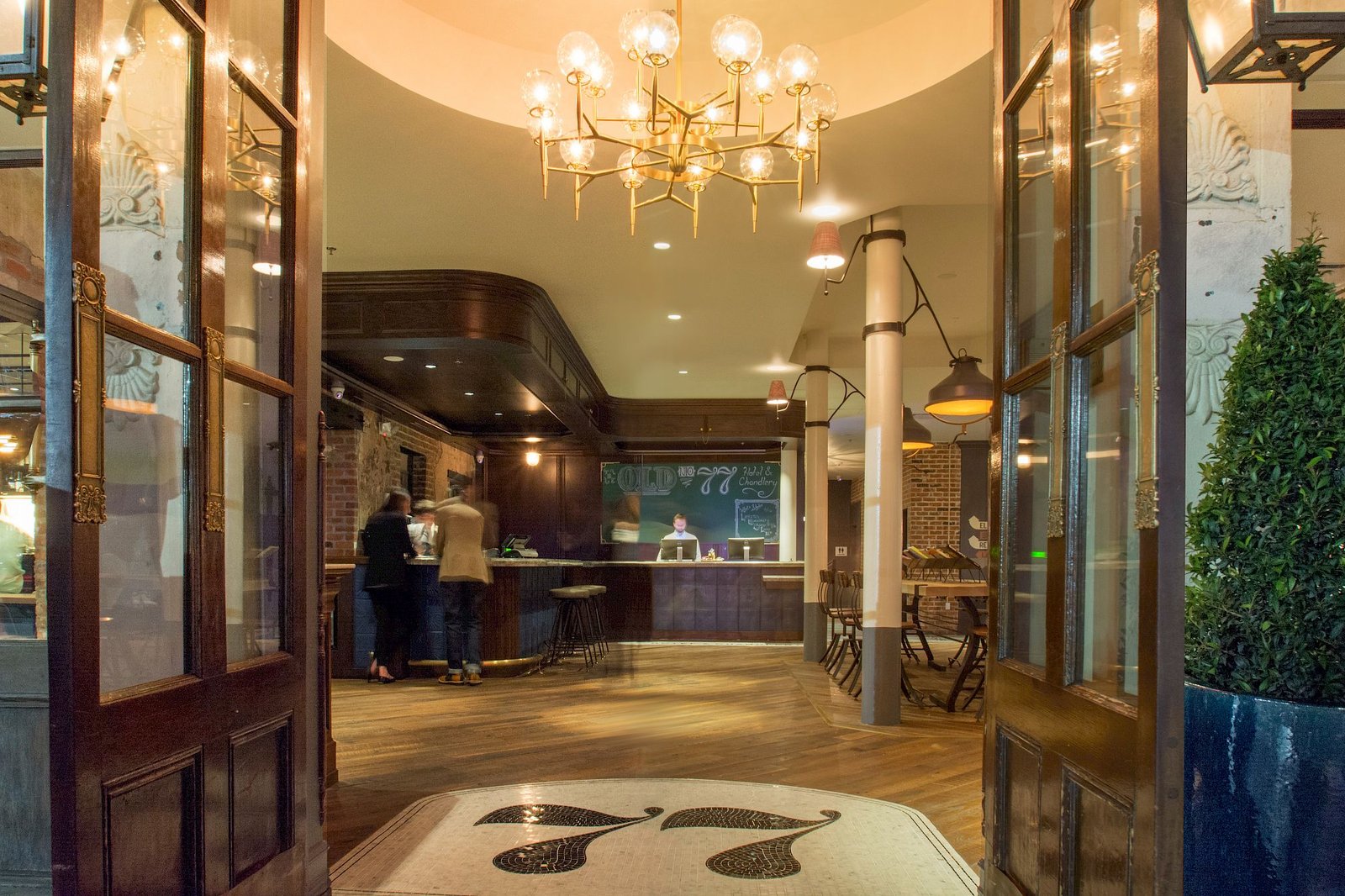 The Old No. 77 Hotel & Chandlery, vibe