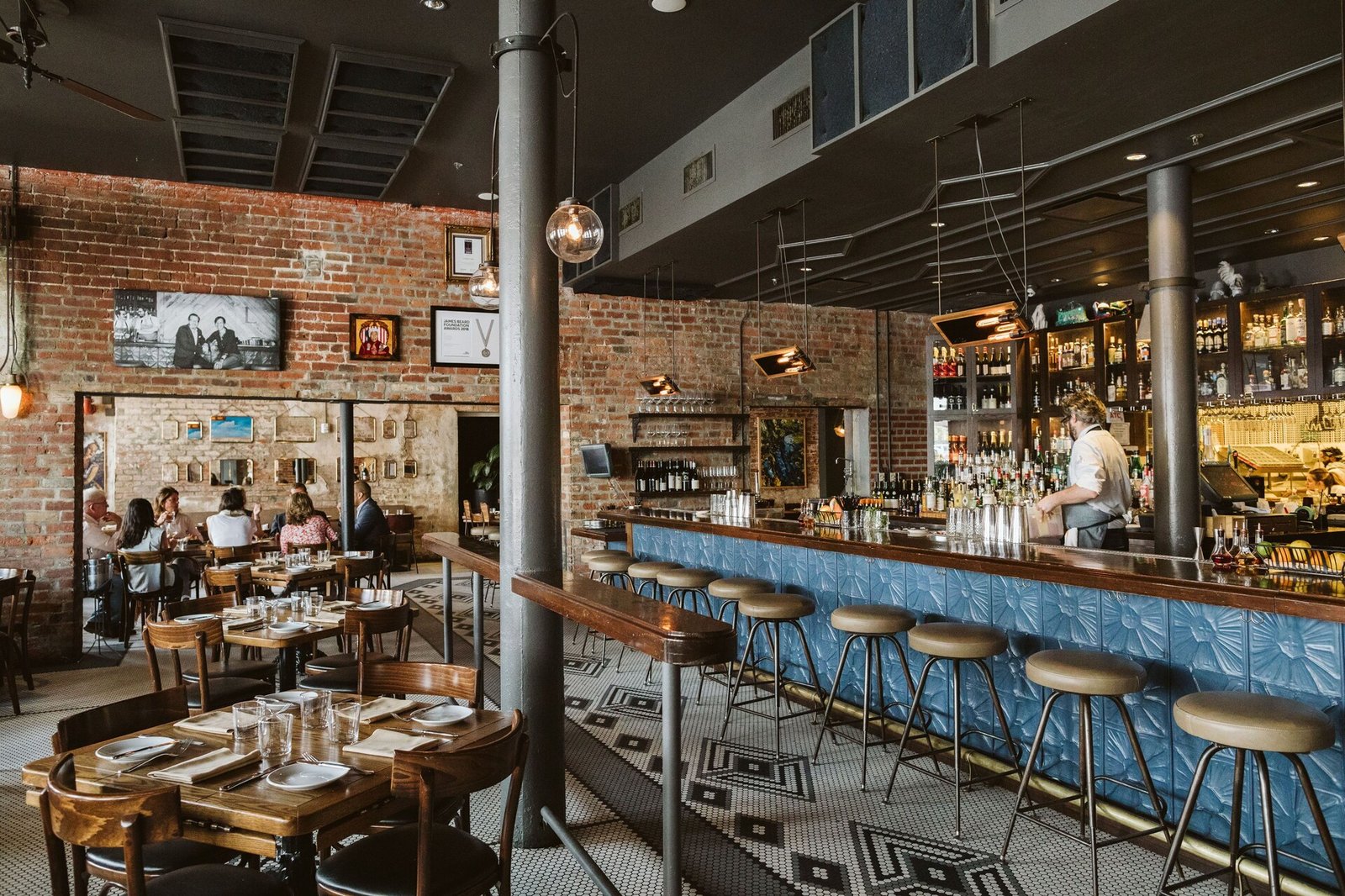 The Old No. 77 Hotel & Chandlery, compère lapin