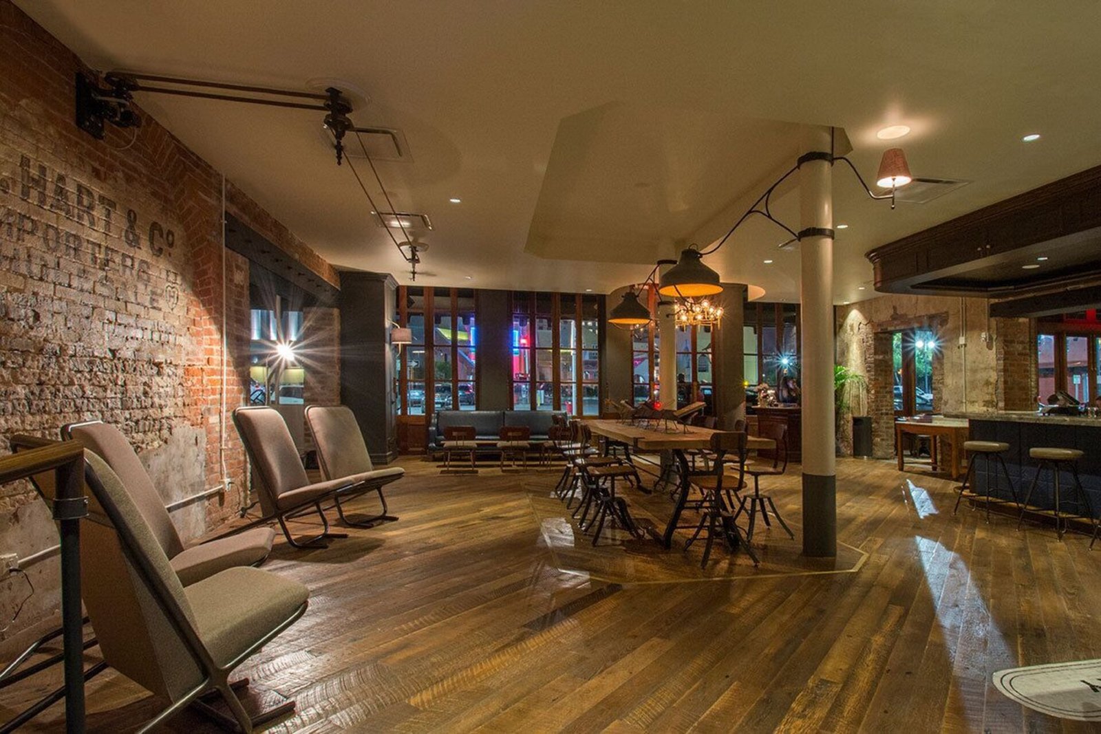 The Old No. 77 Hotel & Chandlery, eat & drink