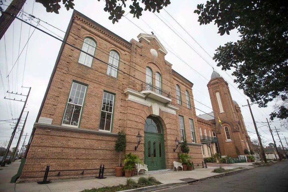 Hotel Peter and Paul, backstory