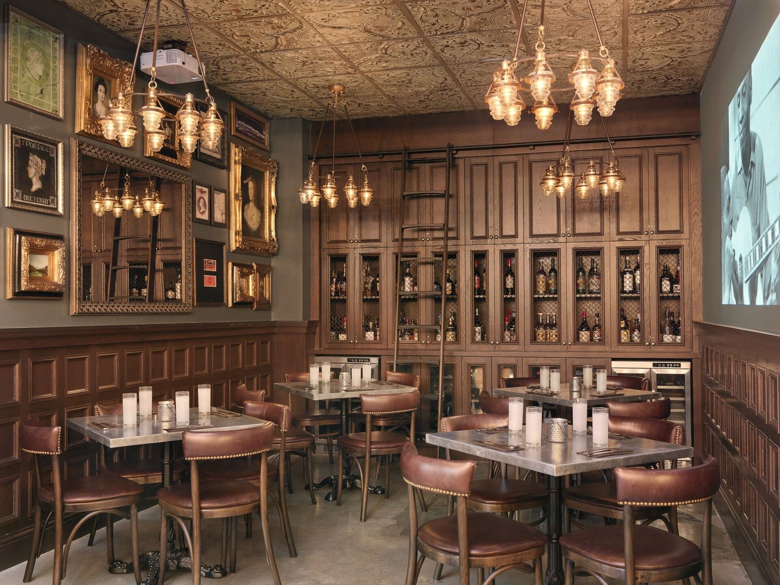 Q&C Hotel and Bar New Orleans, Autograph Collection, eat & drink