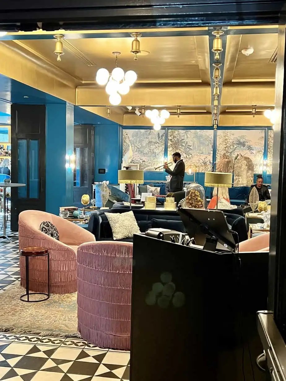 Kimpton Hotel Fontenot, vibe
