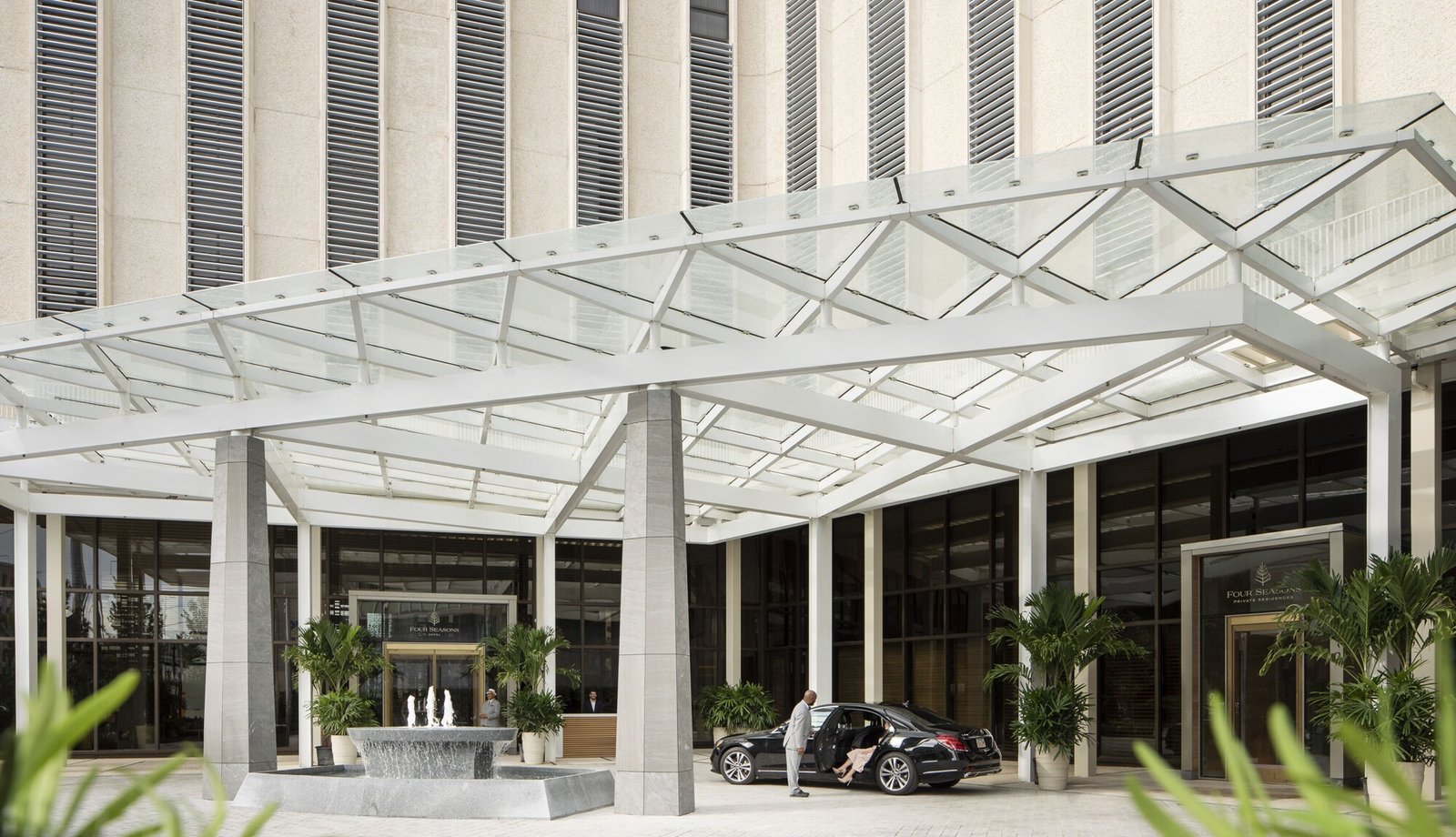Four Seasons Hotel New Orleans, vibe