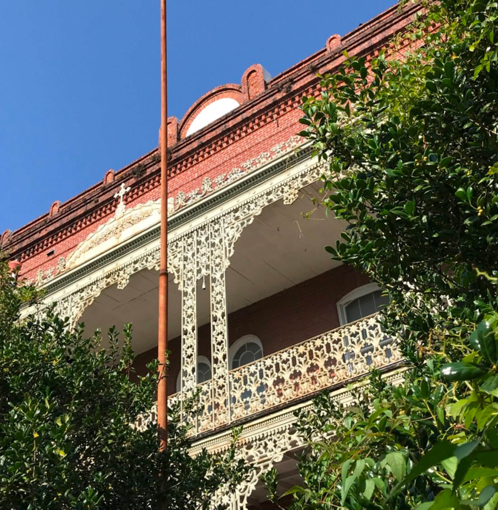 Hotel Saint Vincent, backstory