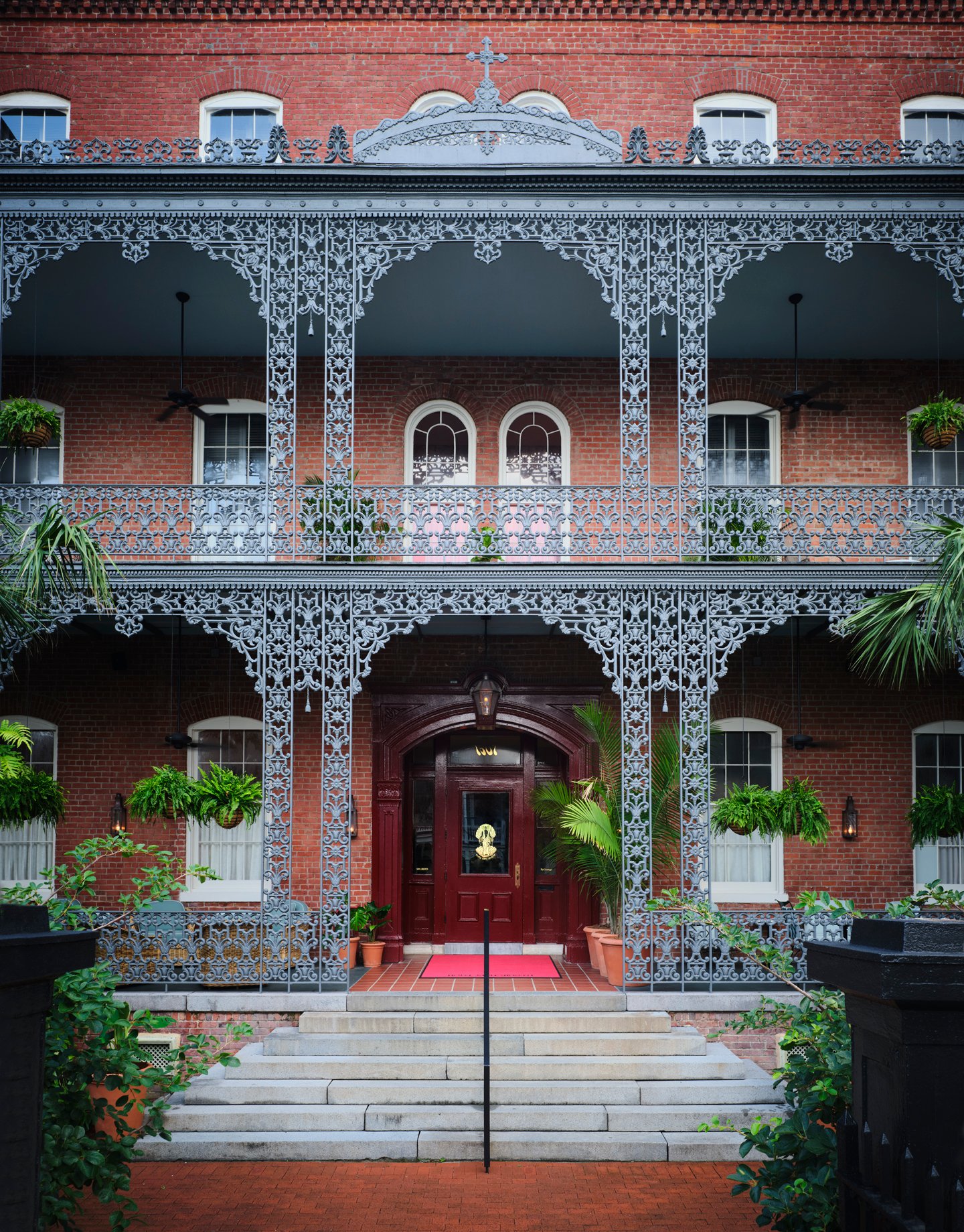 Hotel Saint Vincent, backstory
