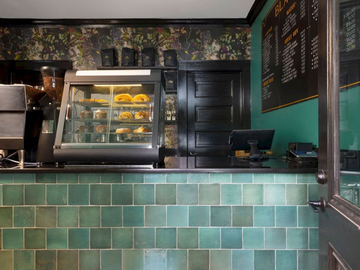 The Blackbird Hotel, eat & drink