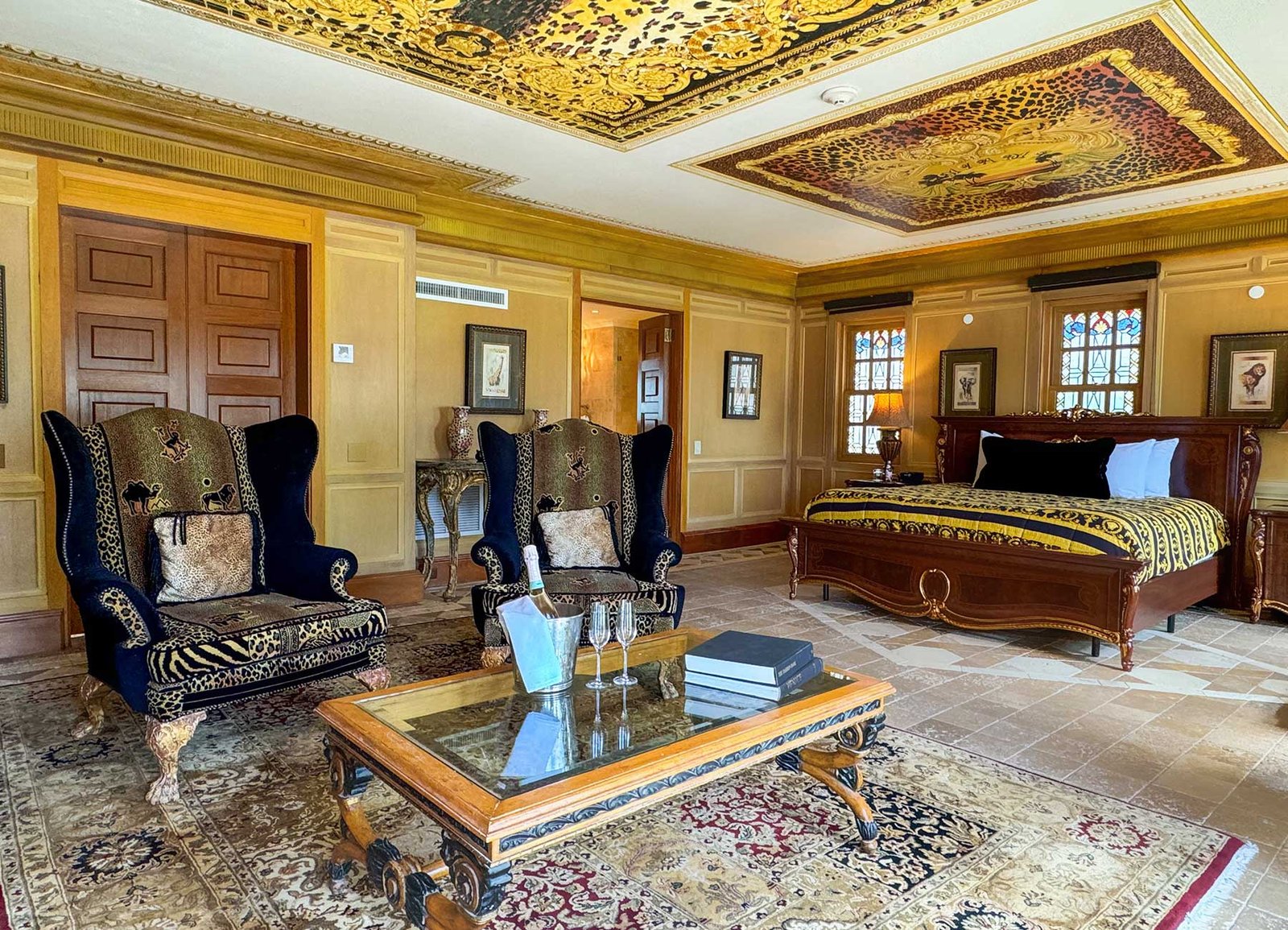 The Villa Casa Casuarina, rooms
