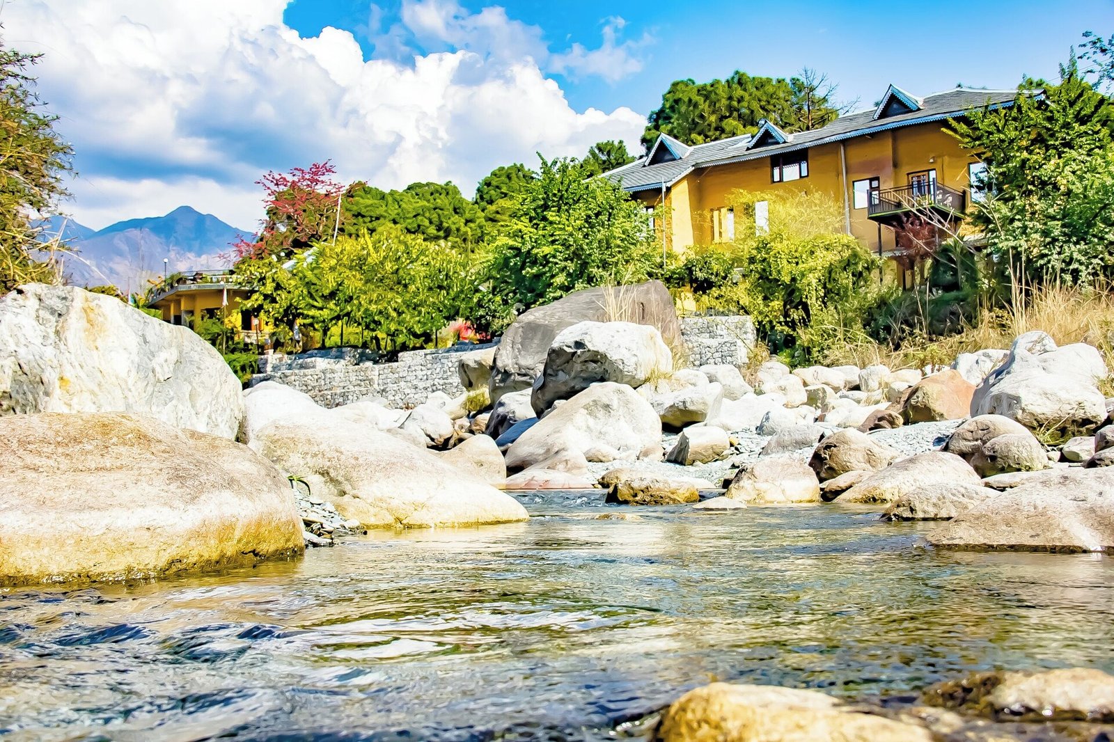 Prakriti Aalay — vibe