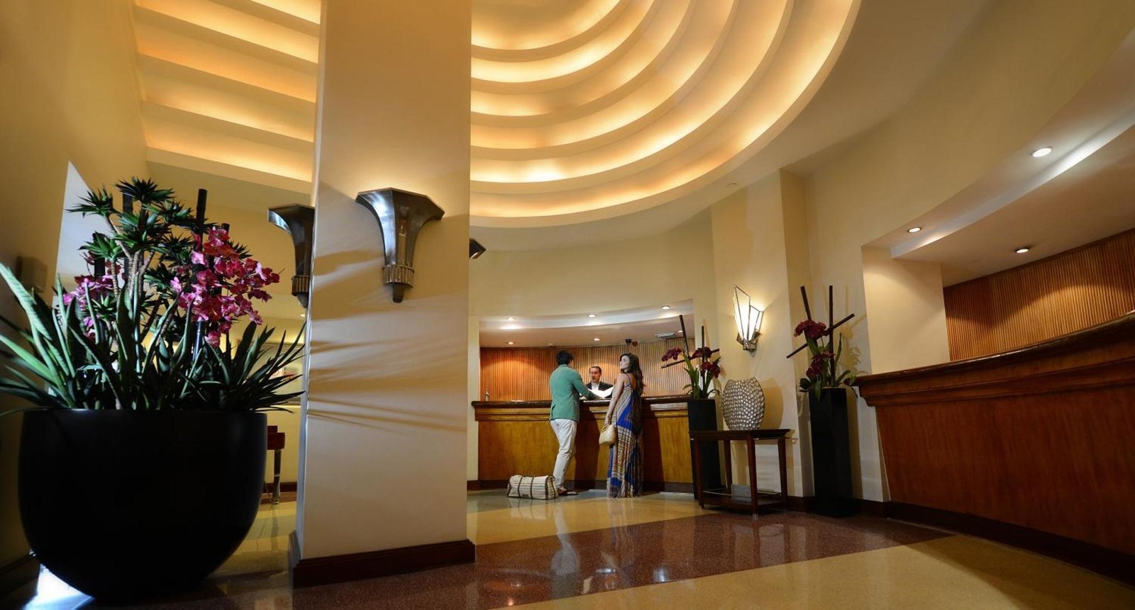 National Hotel Miami Beach, vibe