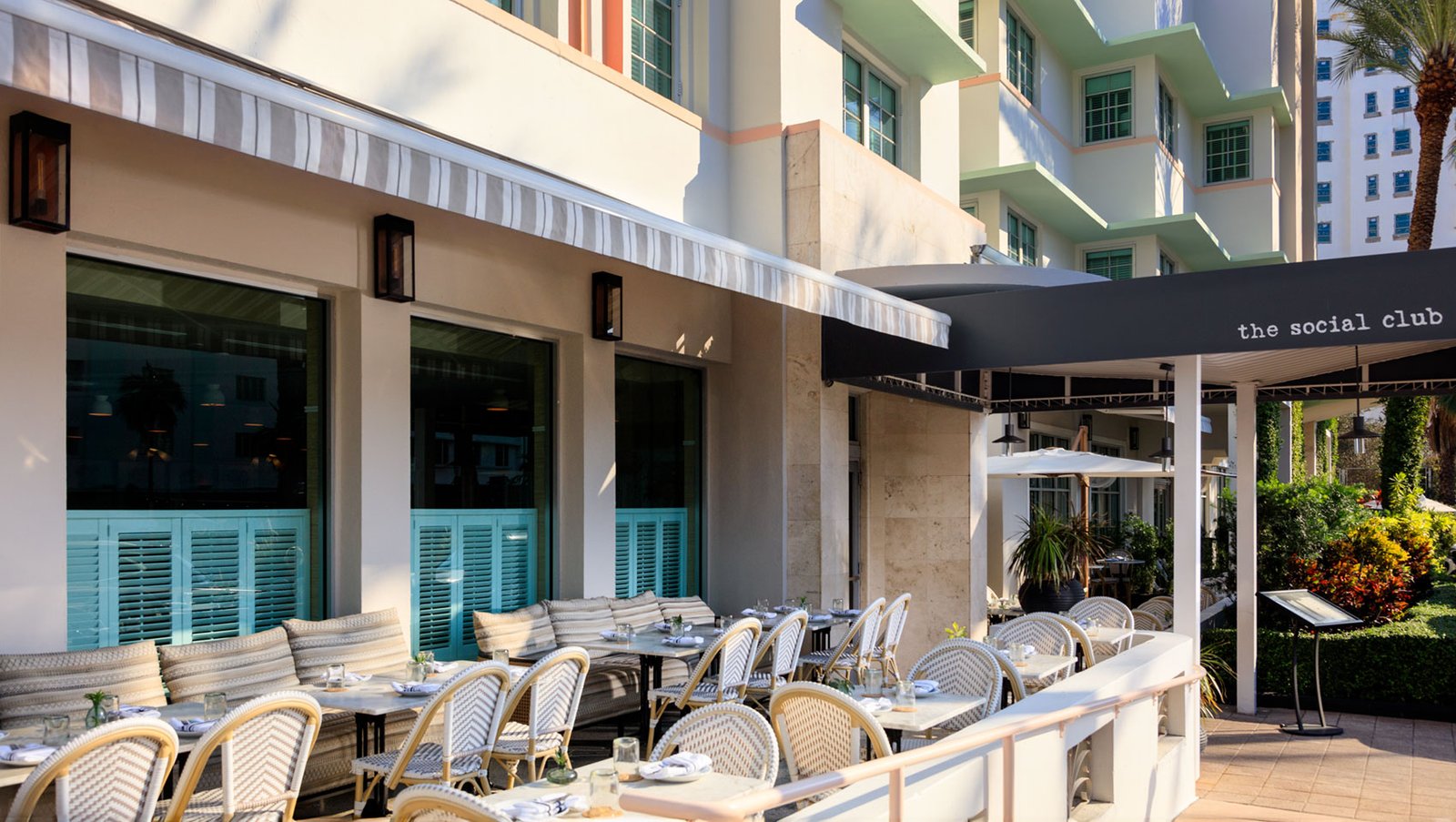 Kimpton Surfcomber Hotel, the social club
