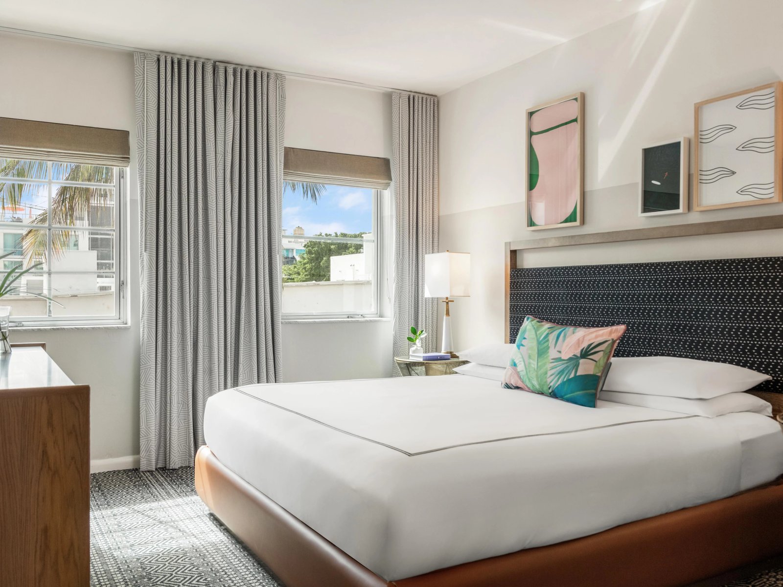 Kimpton Surfcomber Hotel, rooms
