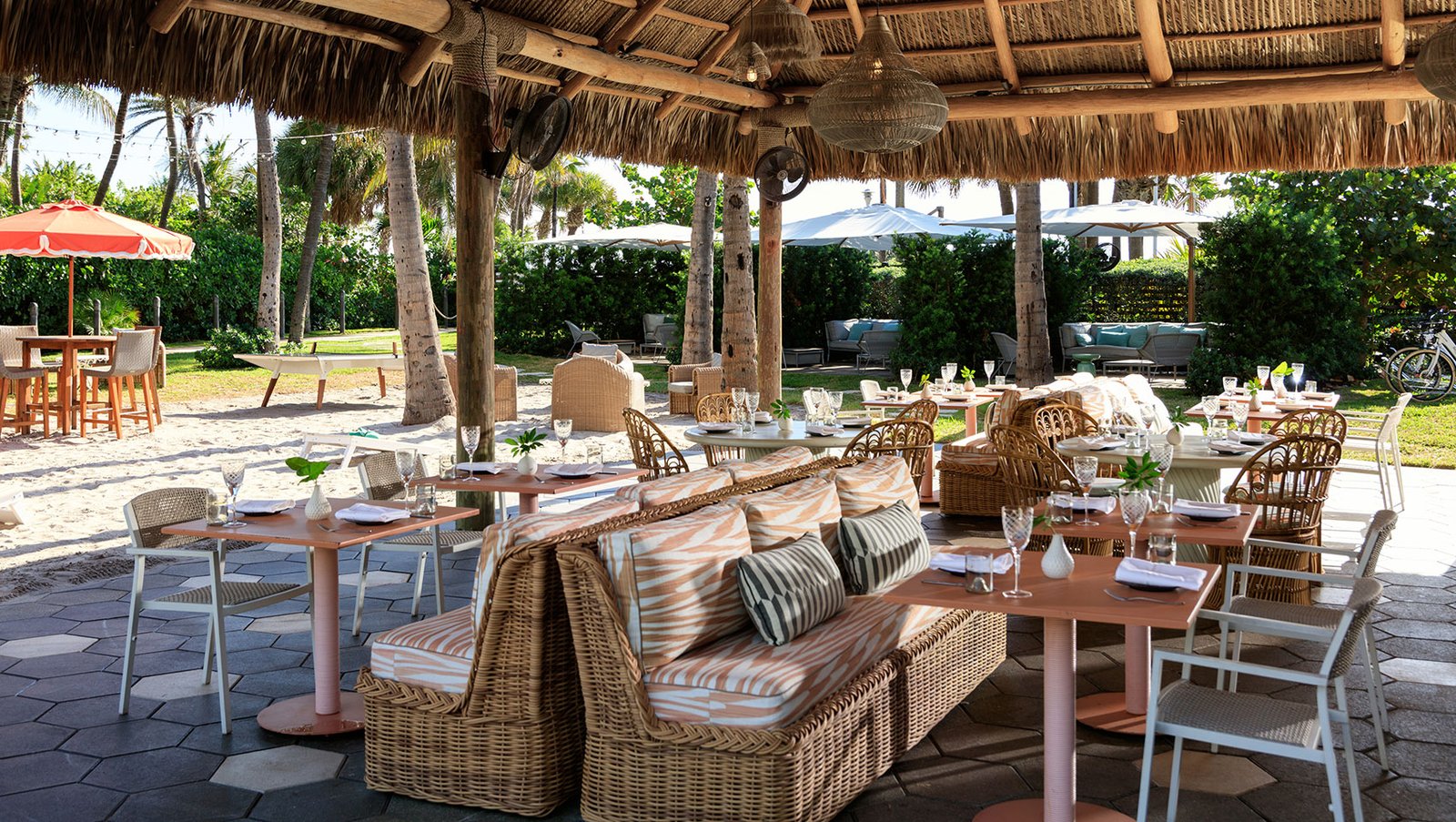 Kimpton Surfcomber Hotel, eat & drink