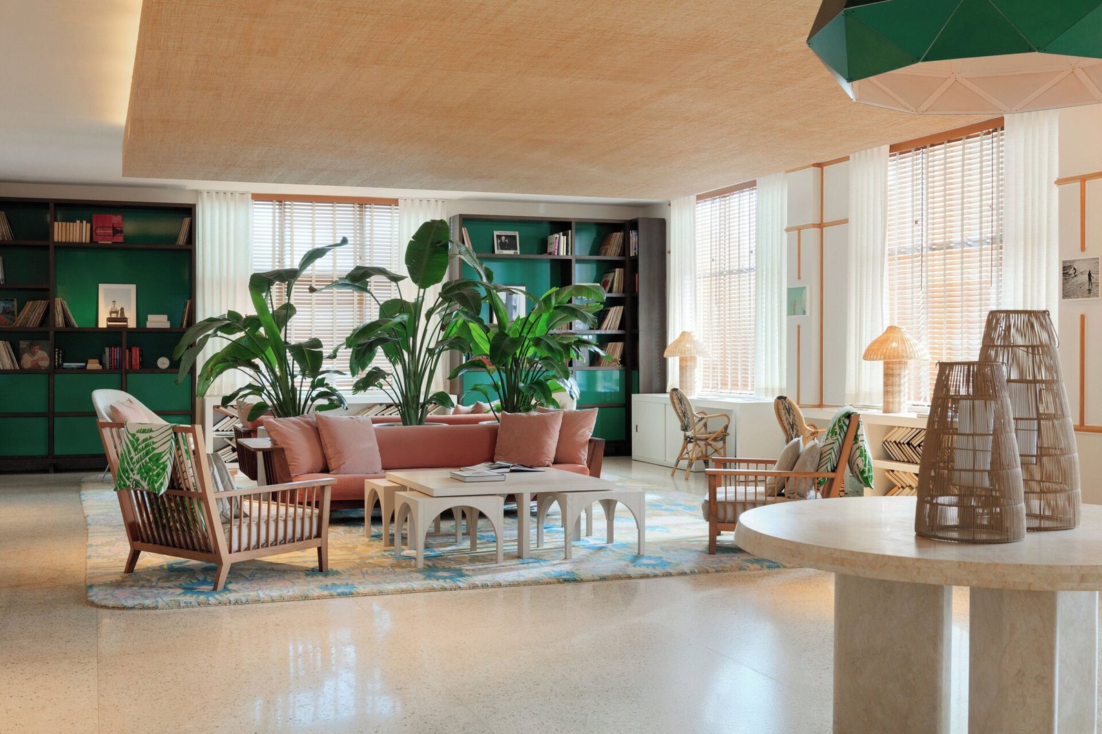 Kimpton Surfcomber Hotel, eat & drink