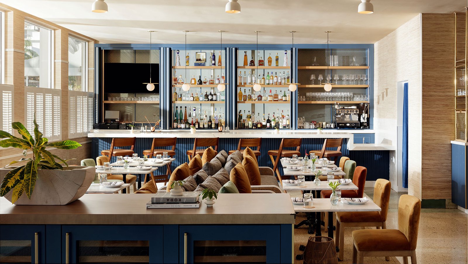 Kimpton Surfcomber Hotel, the social club