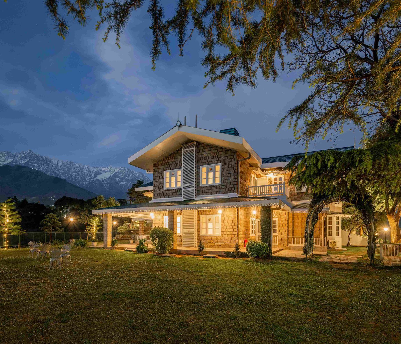 Brij Anayra Hotel