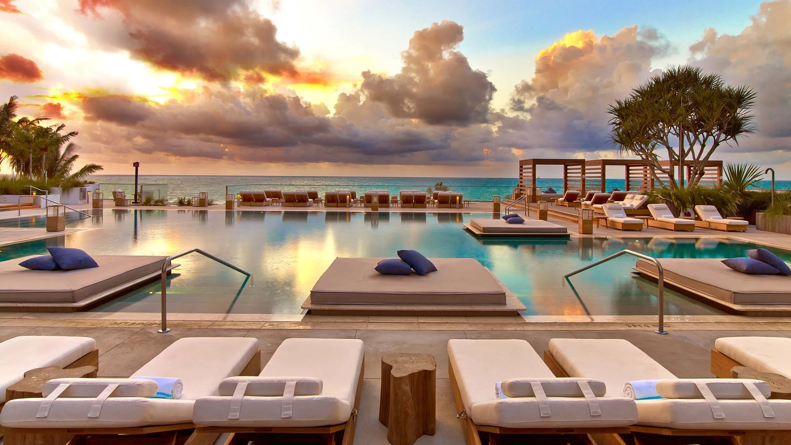1 Hotel South Beach, the pool