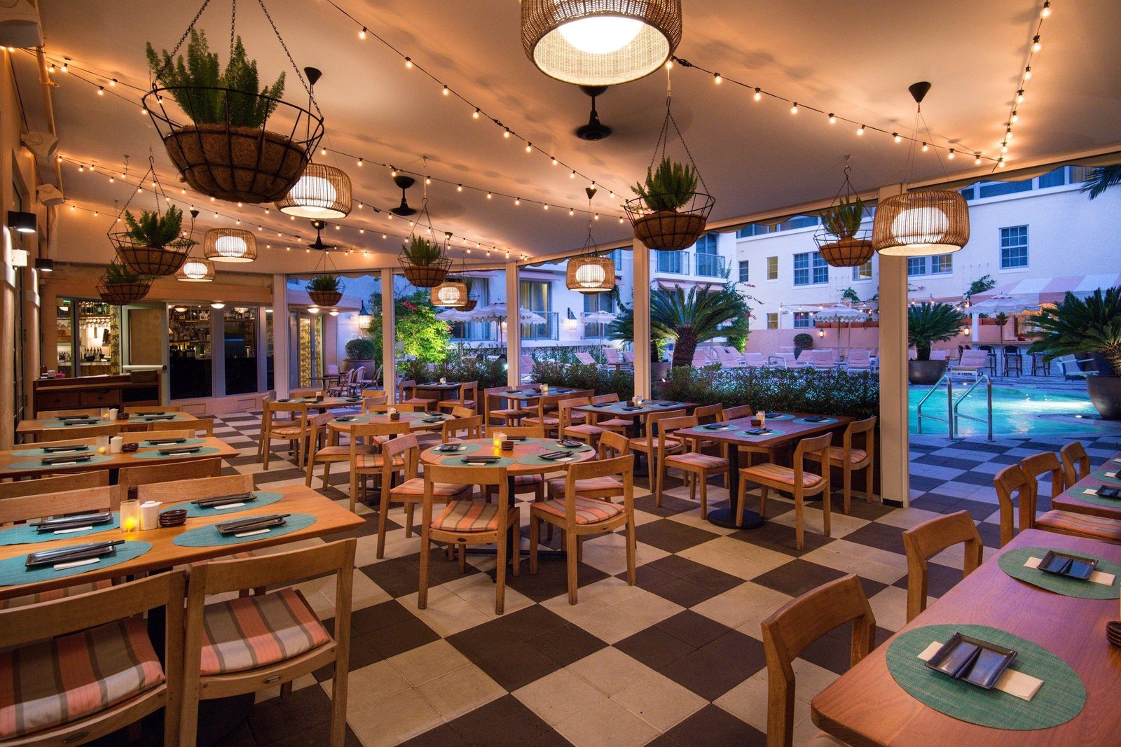 The Plymouth South Beach, eat & drink