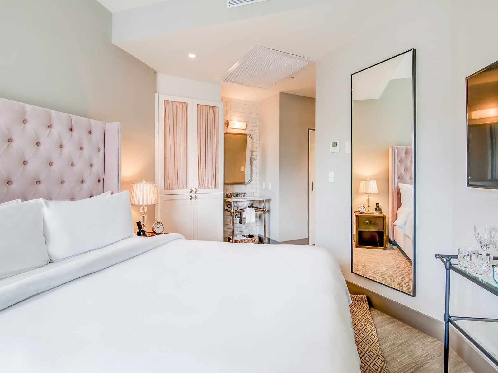 The Plymouth South Beach, rooms