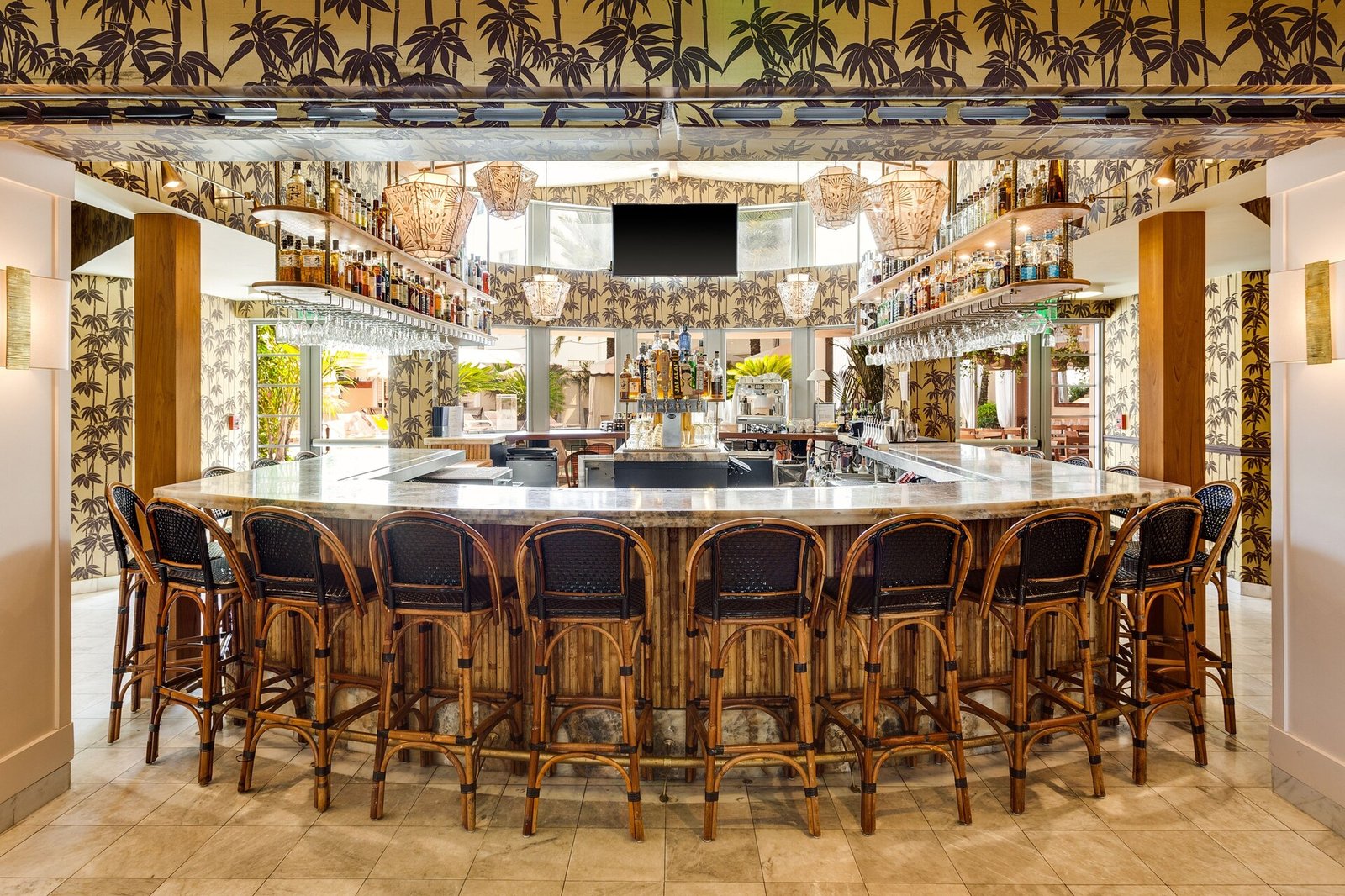 The Plymouth South Beach, eat & drink