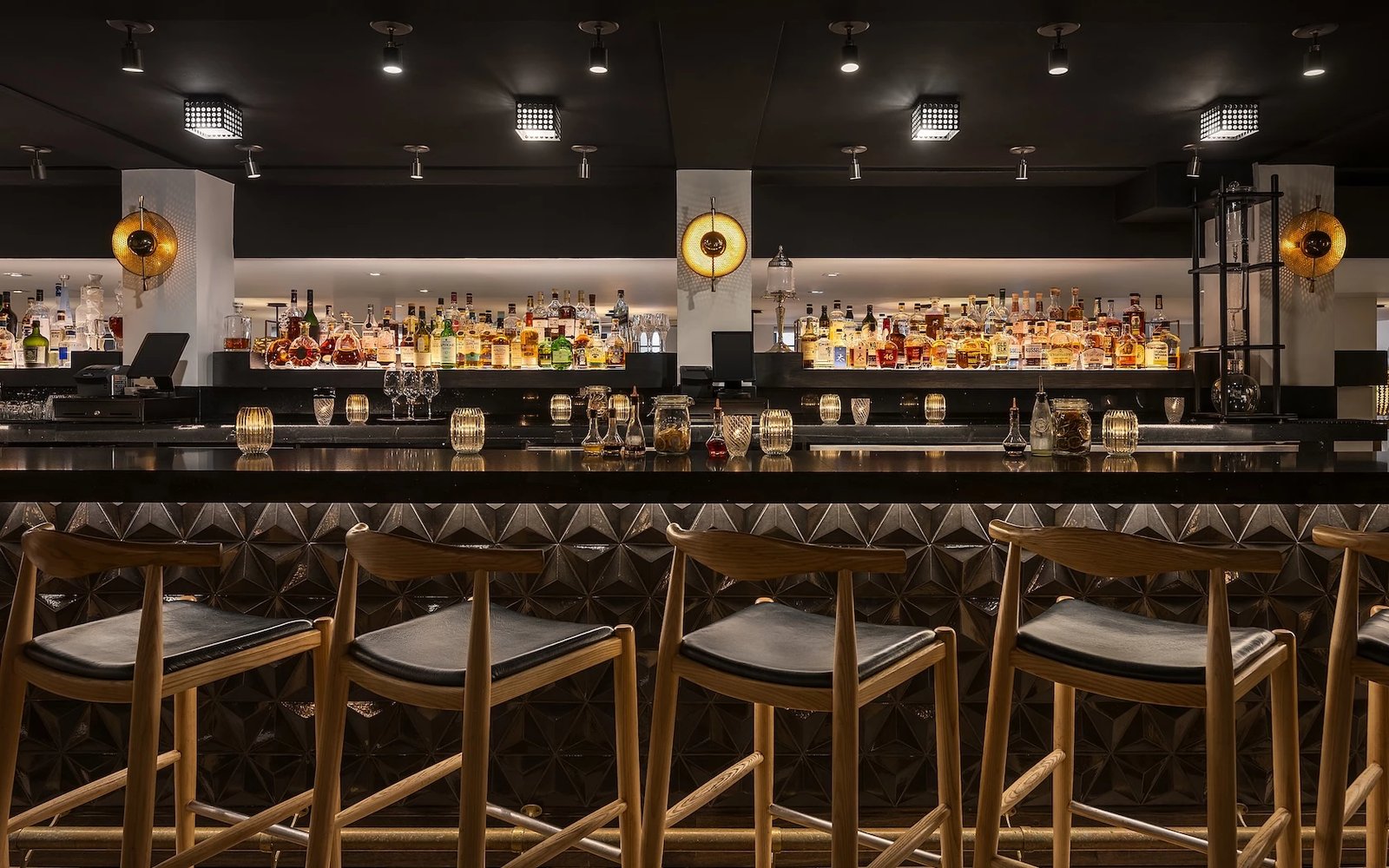 Hotel Greystone, greystone bar & lounge