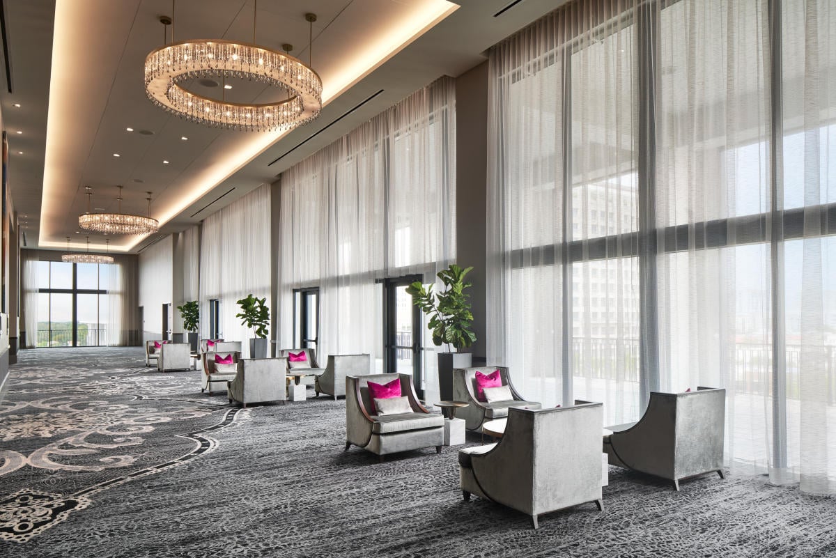 Loews Coral Gables Hotel, vibe
