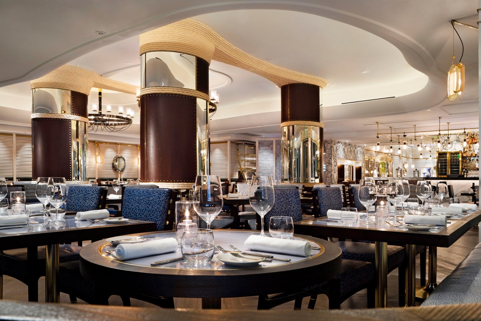 Fontainebleau Miami Beach, eat & drink