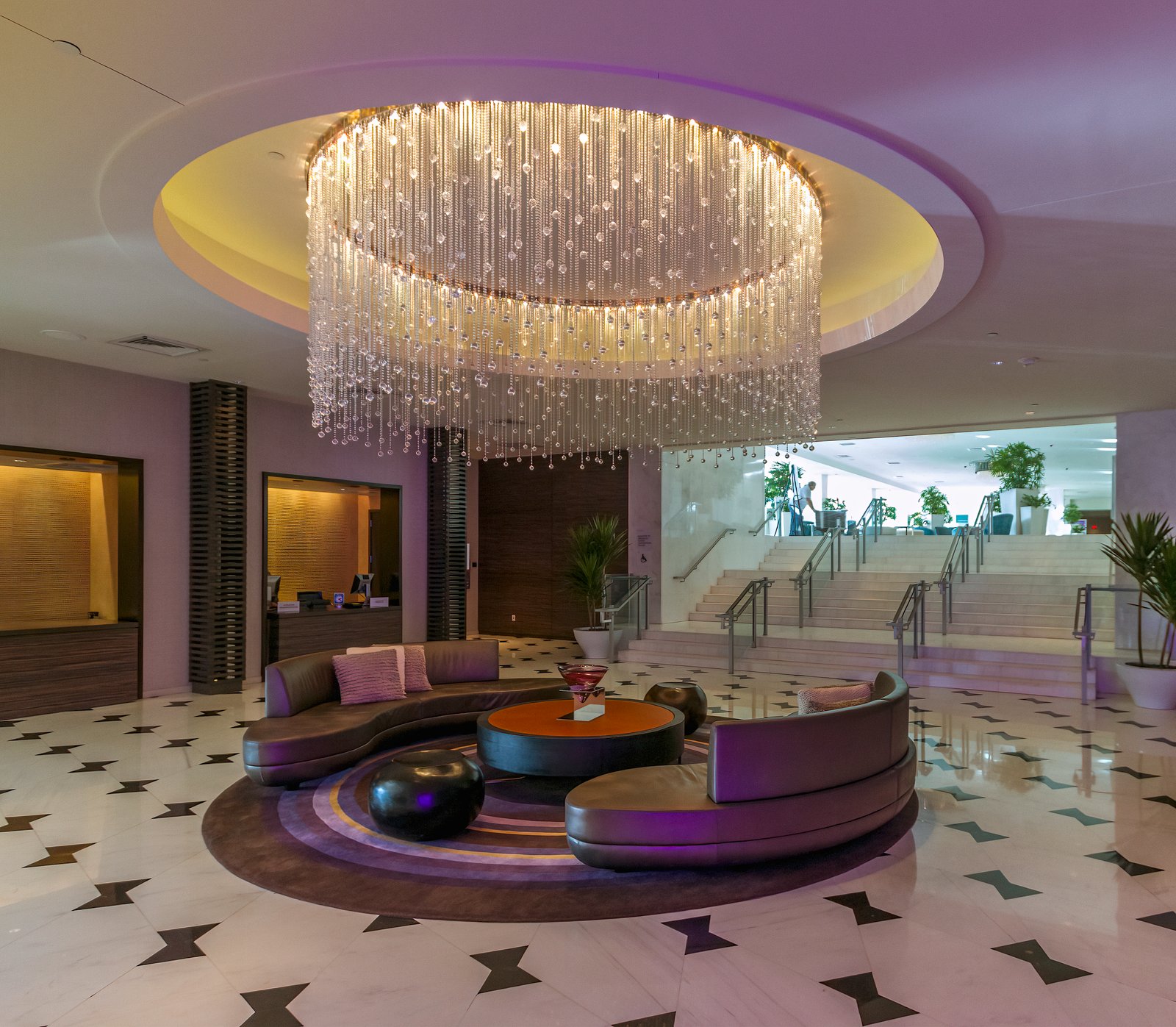 Fontainebleau Miami Beach, vibe