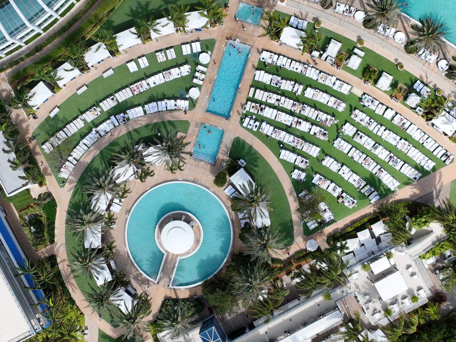 Fontainebleau Miami Beach, vibe