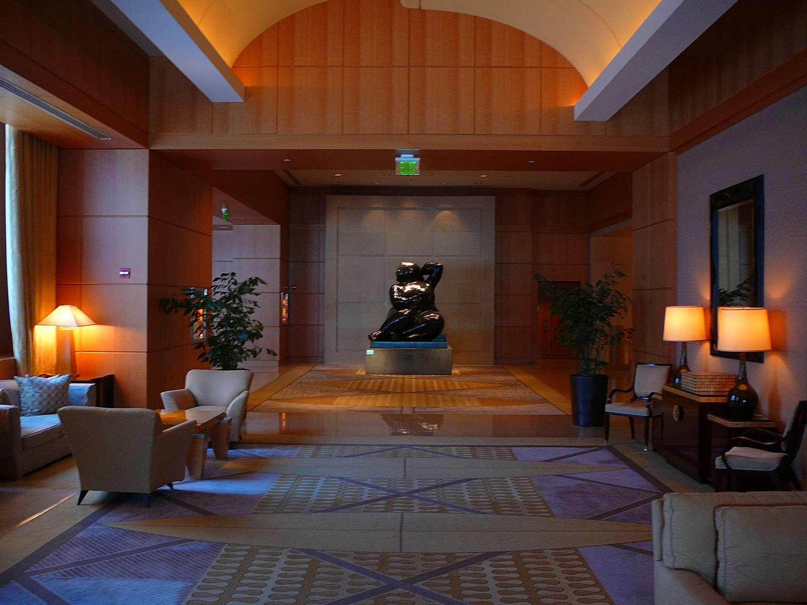 Four Seasons Hotel Miami, vibe