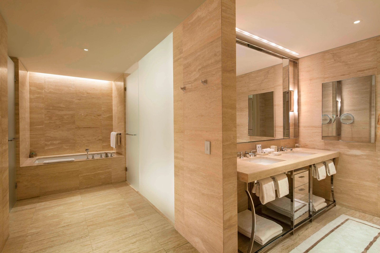 The St. Regis Bal Harbour Resort, rooms