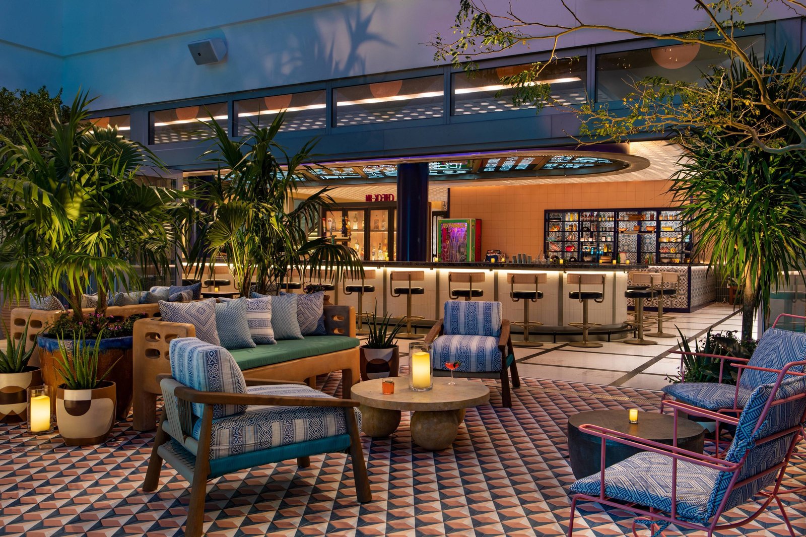 Moxy Miami South Beach, eat & drink