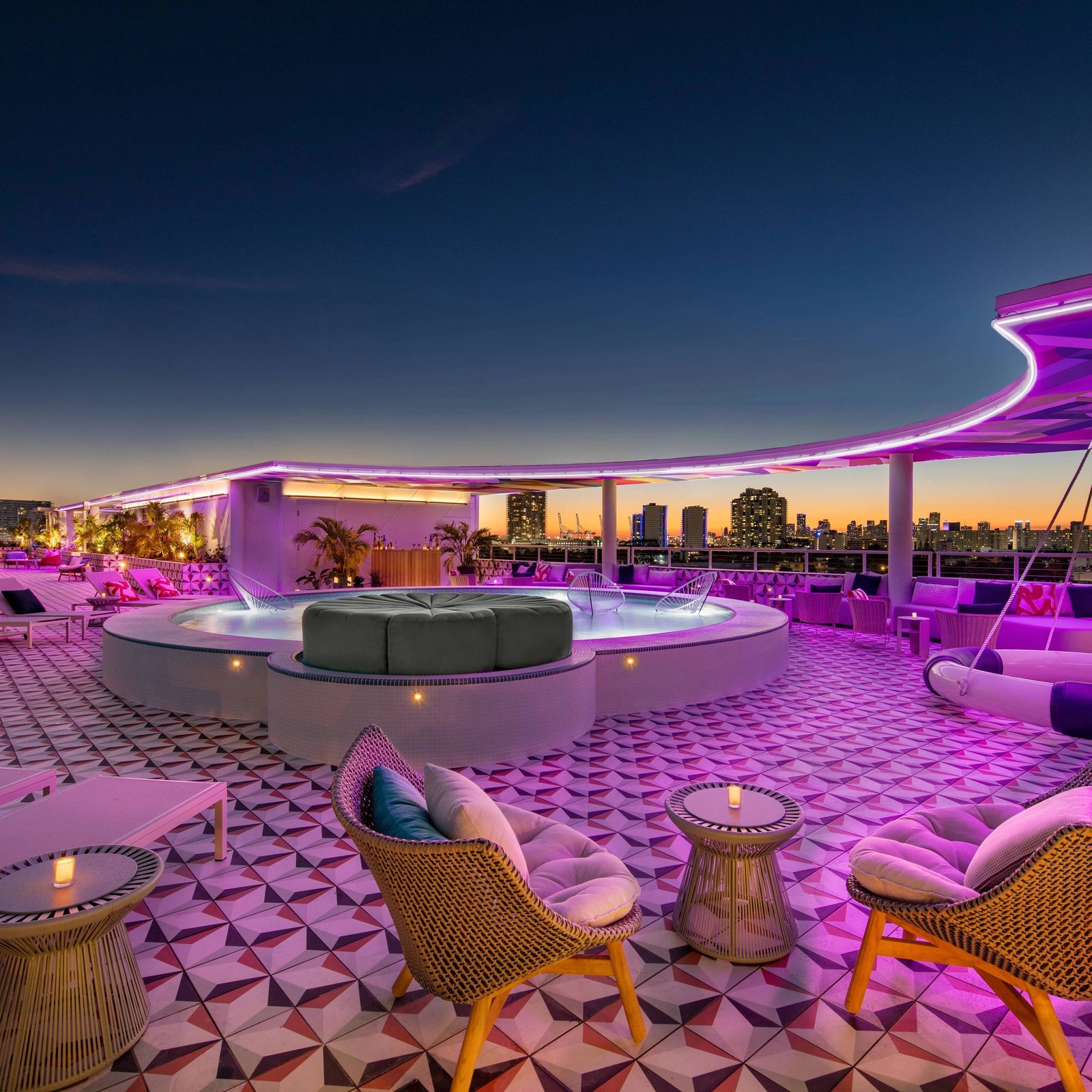 Moxy Miami South Beach, vibe