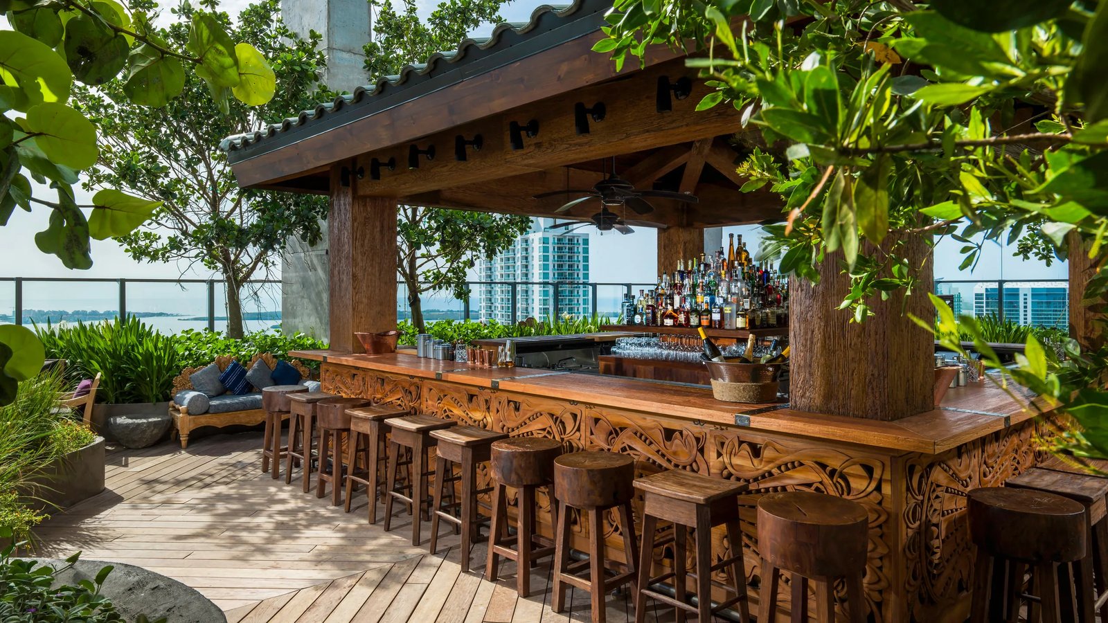 EAST Miami, eat & drink