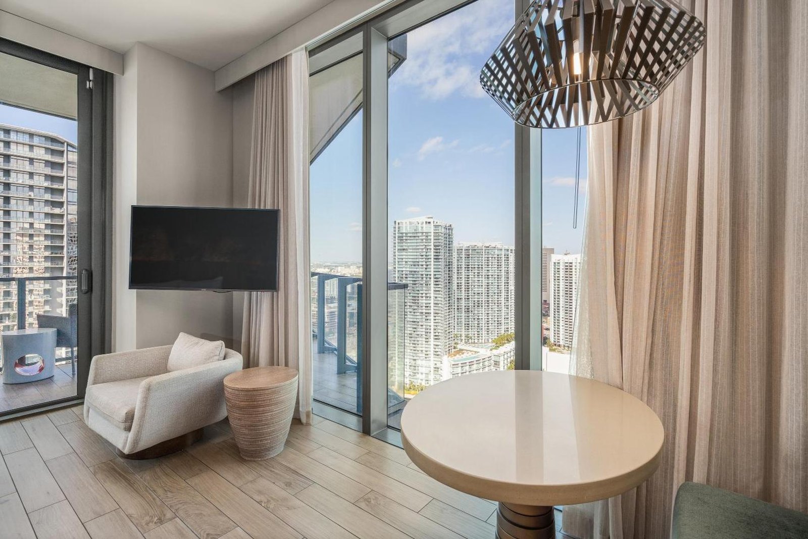 EAST Miami, rooms