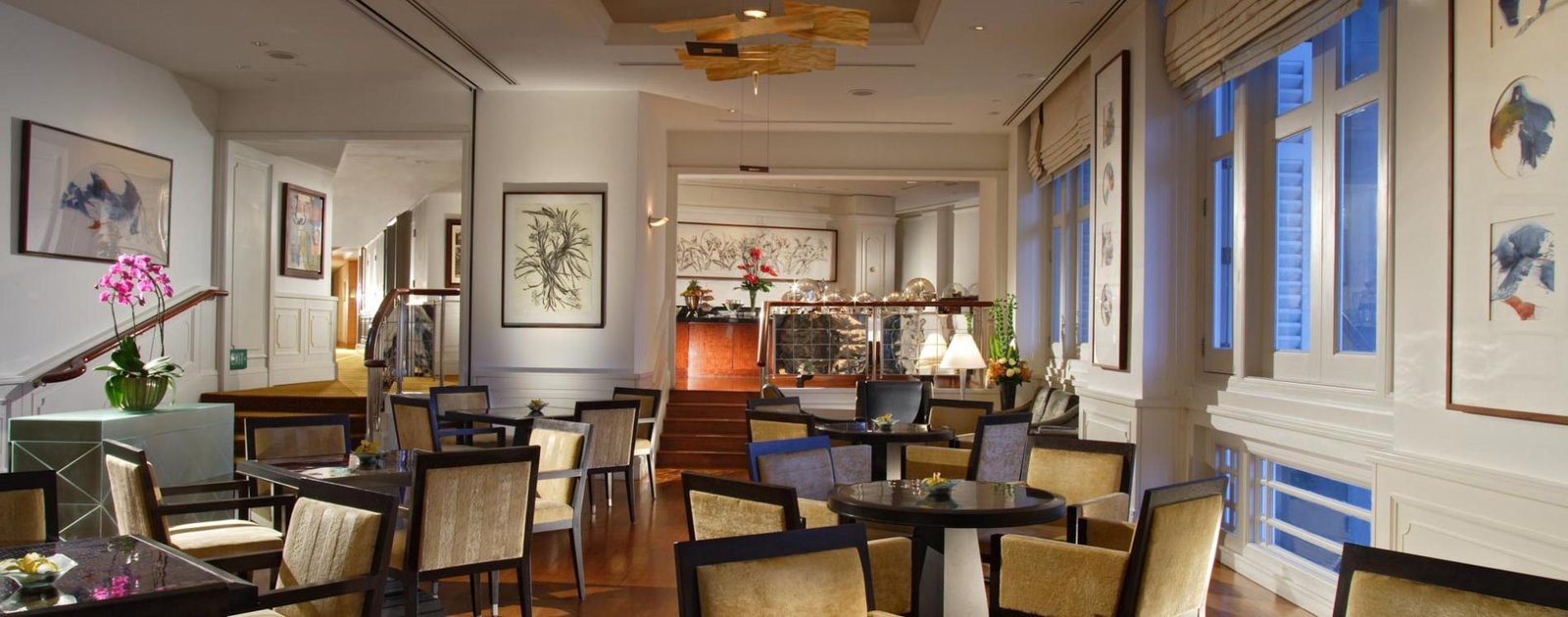 The Fullerton Hotel Singapore — vibe