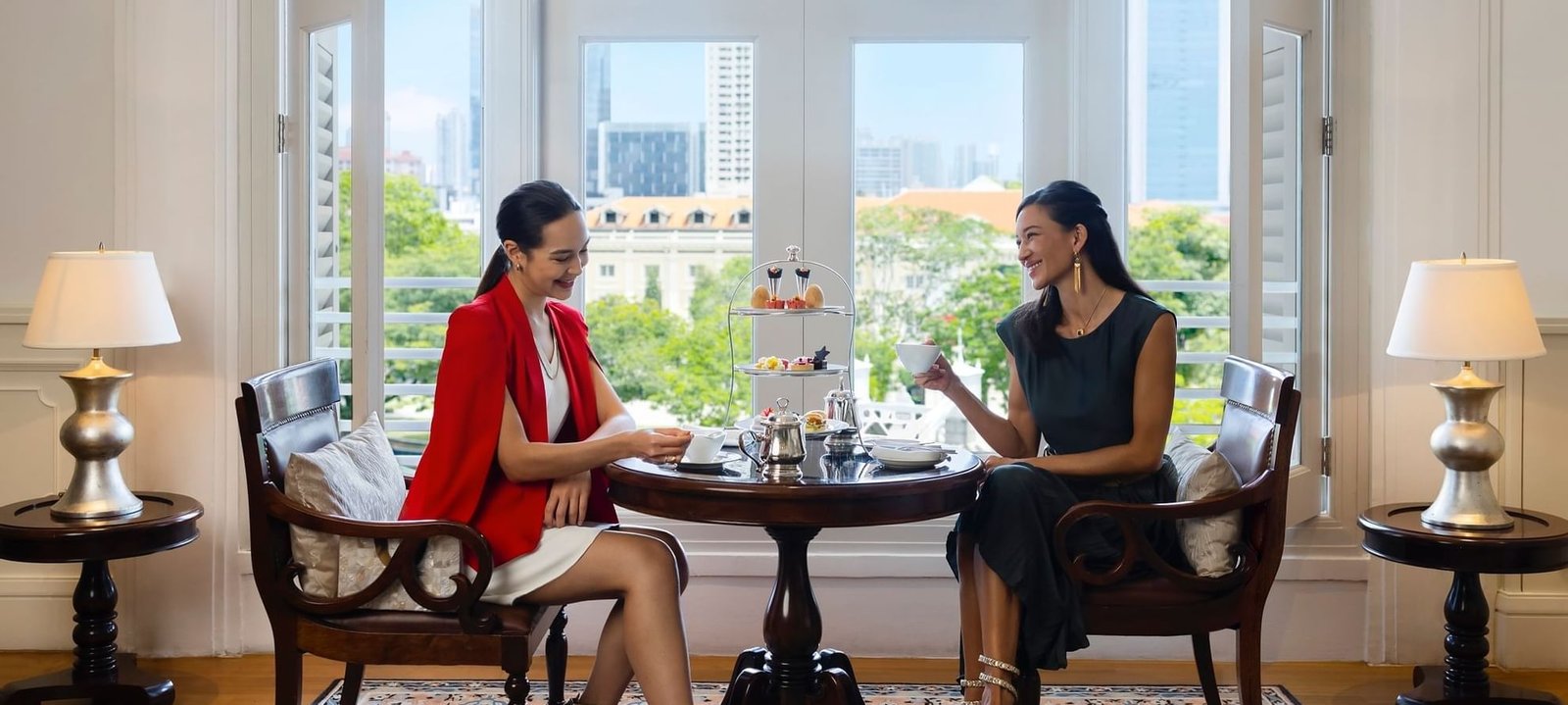 The Fullerton Hotel Singapore, at the table