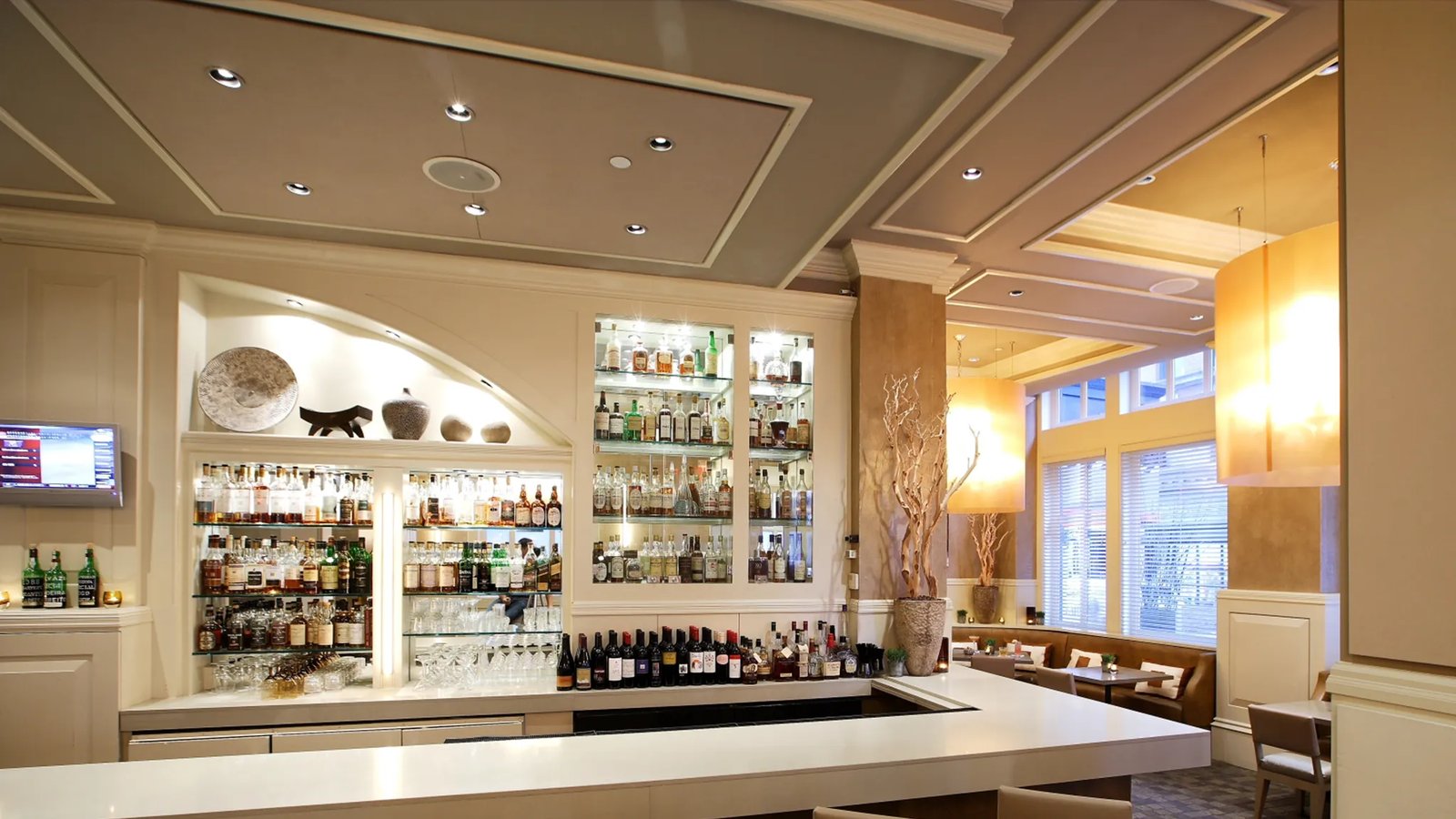 XV Beacon, eat & drink
