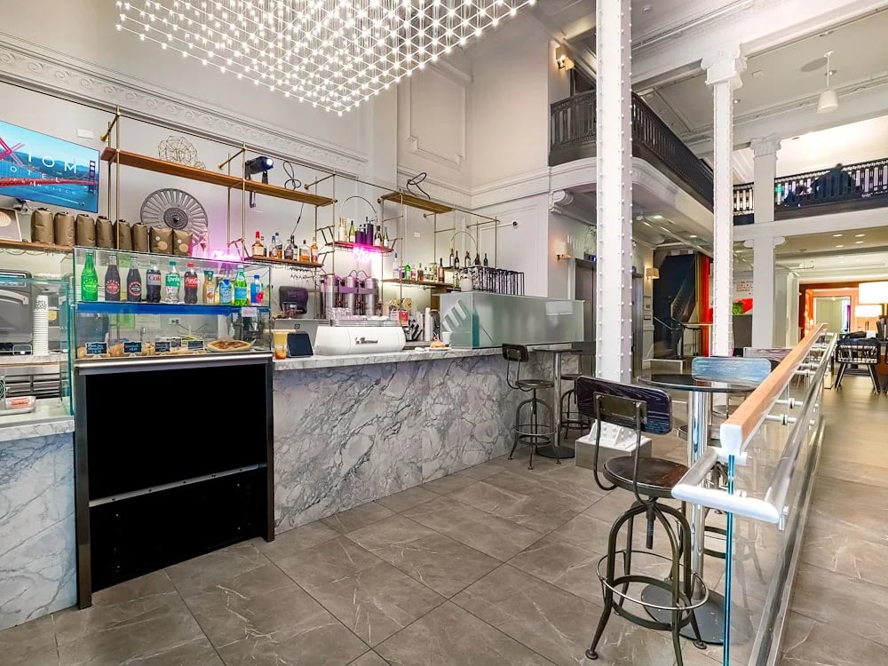 Axiom Hotel, eat & drink