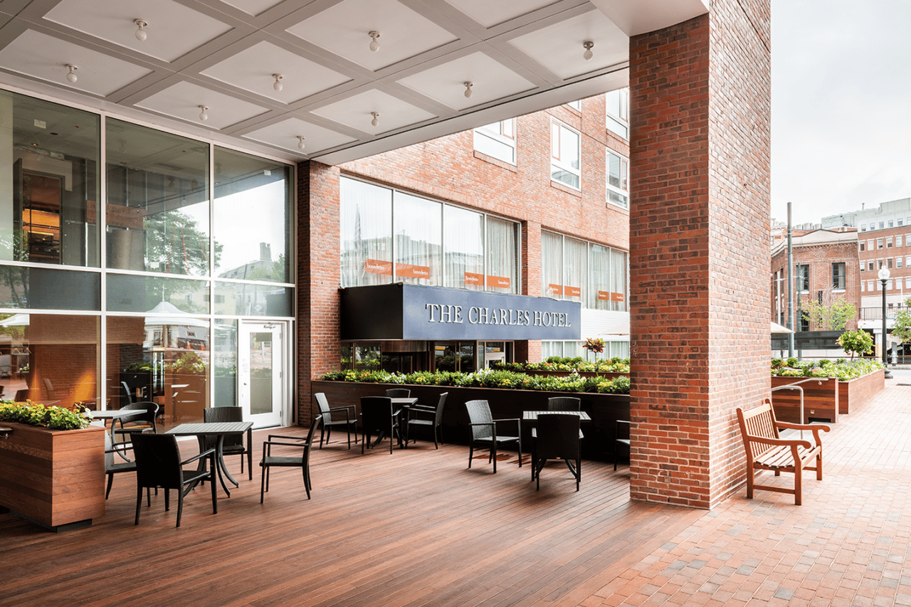 The Charles Hotel, vibe