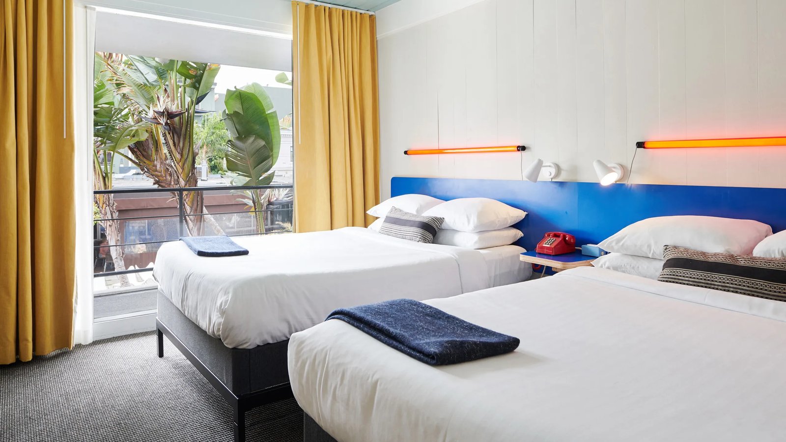 Phoenix Hotel, rooms