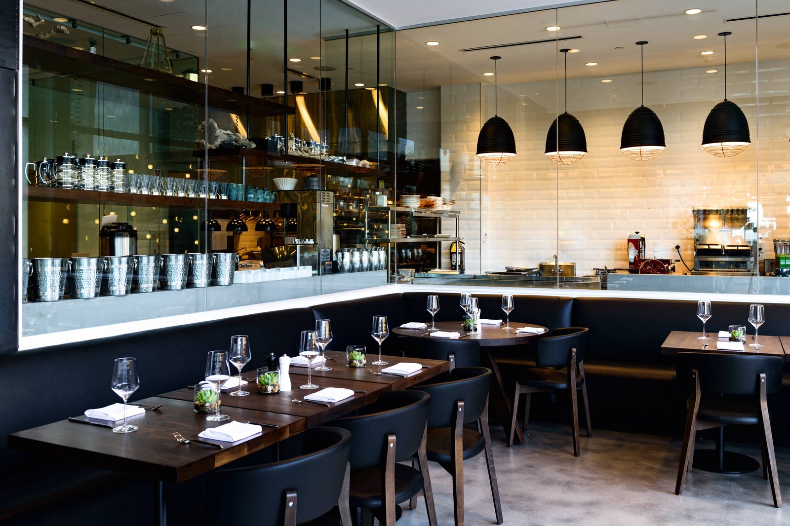 The Envoy Hotel, Autograph Collection, eat & drink